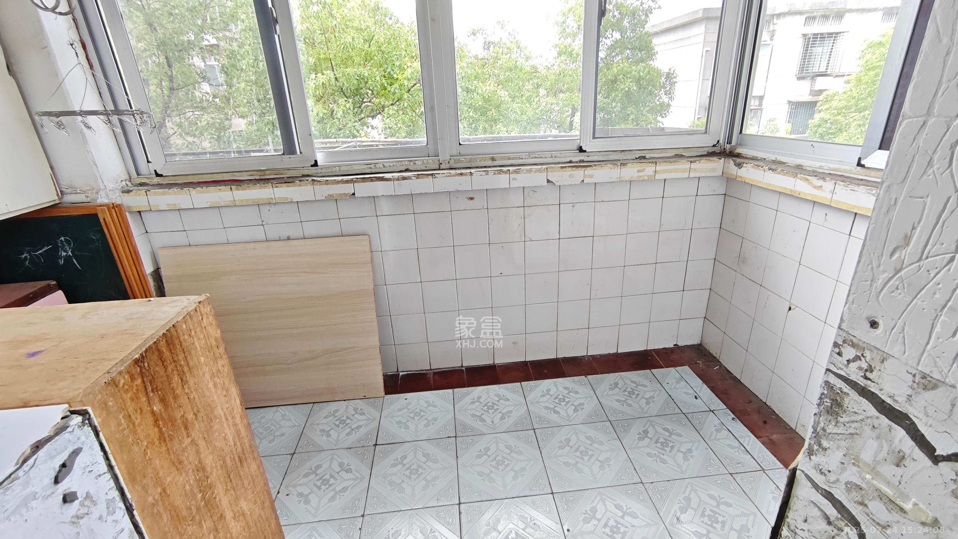 解放村 2室1厅1卫 12.8万 解放村 2室1厅1卫 12.8万客厅