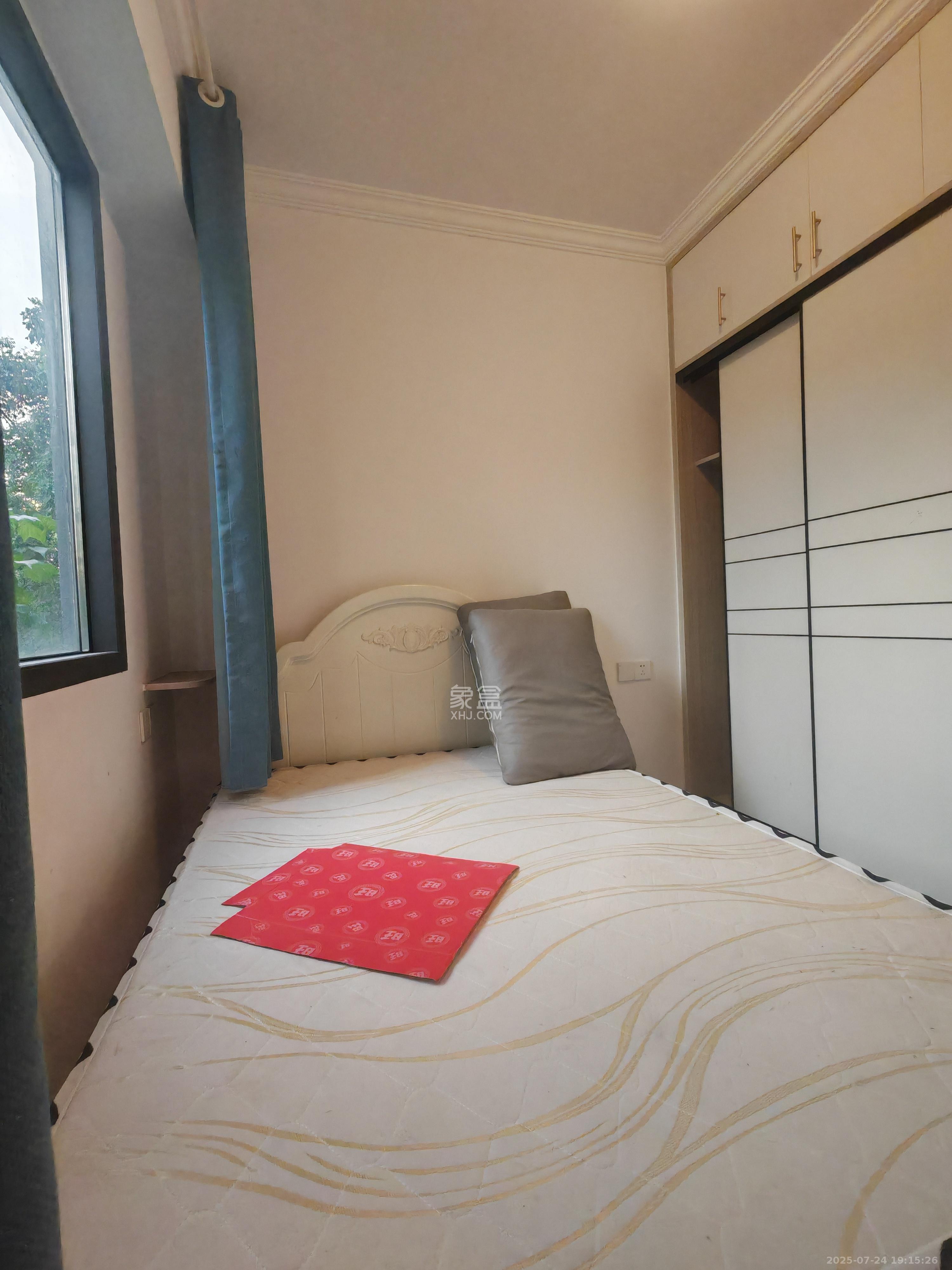 洋湖和园(福联嘉苑) 3室2厅1卫 2300.0元/月 洋湖和园(福联嘉苑) 3室2厅1卫 2300.0元/月室内图