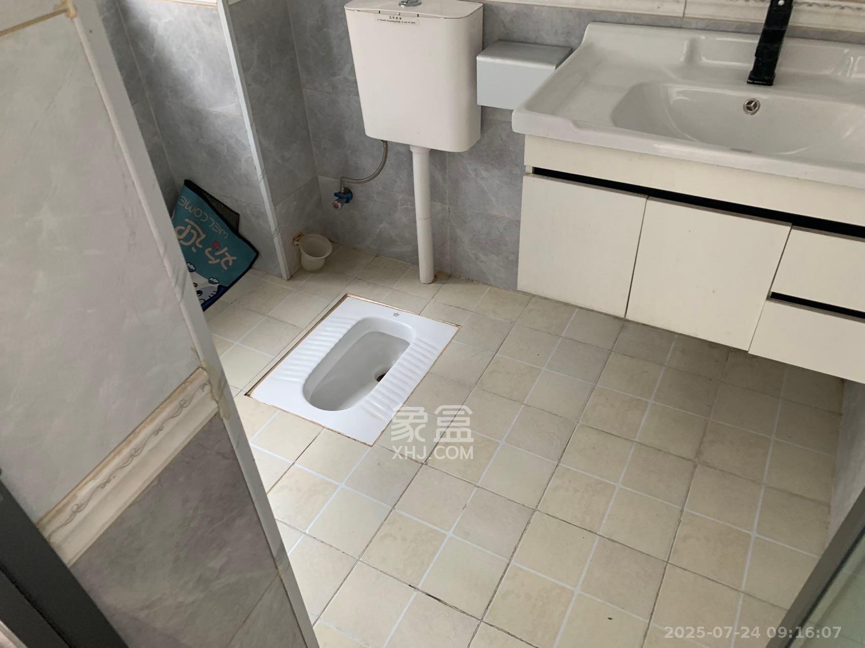 山水新城  3室2厅2卫   2700.00元/月室内图