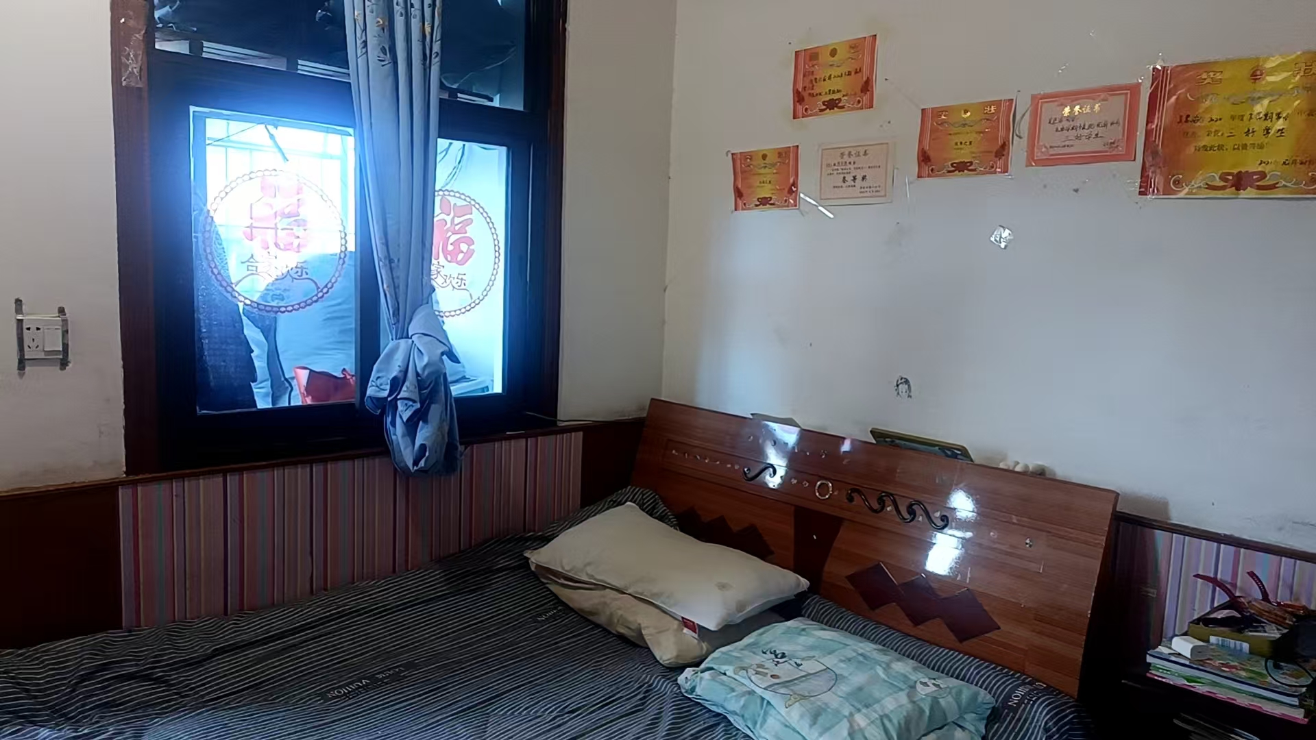 公园社区(青山小区)  1室0厅0卫    14.8万 公园社区(青山小区)  1室0厅0卫    14.8万客厅