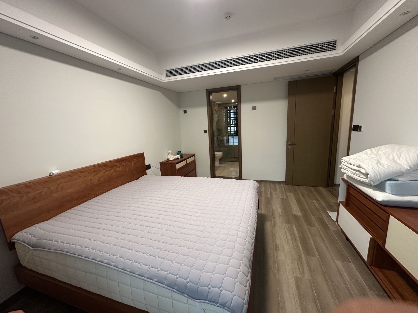 仁恒海棠公园(二期) 3室2厅2卫 398.0万 仁恒海棠公园(二期) 3室2厅2卫 398.0万客厅