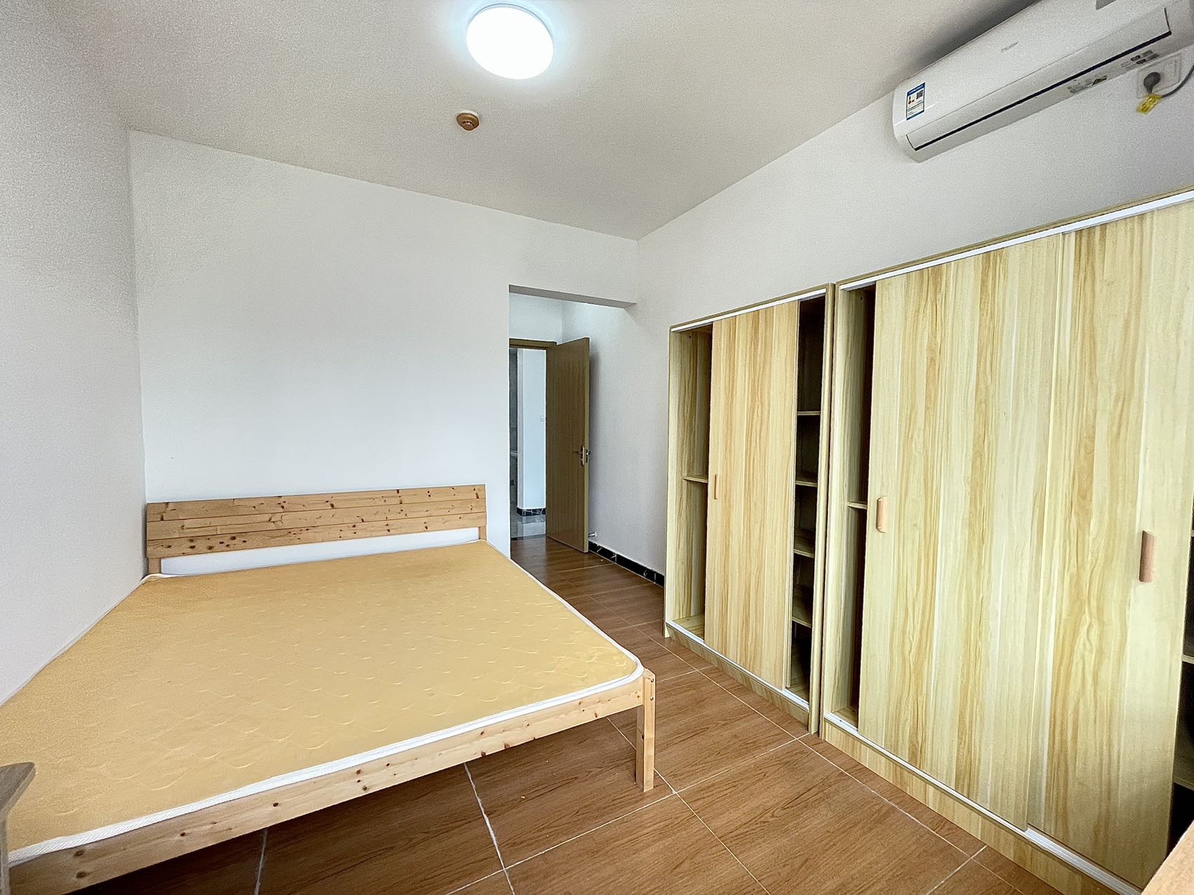 坡博家园一区  3室2厅1卫    2600.0元/月室内图
