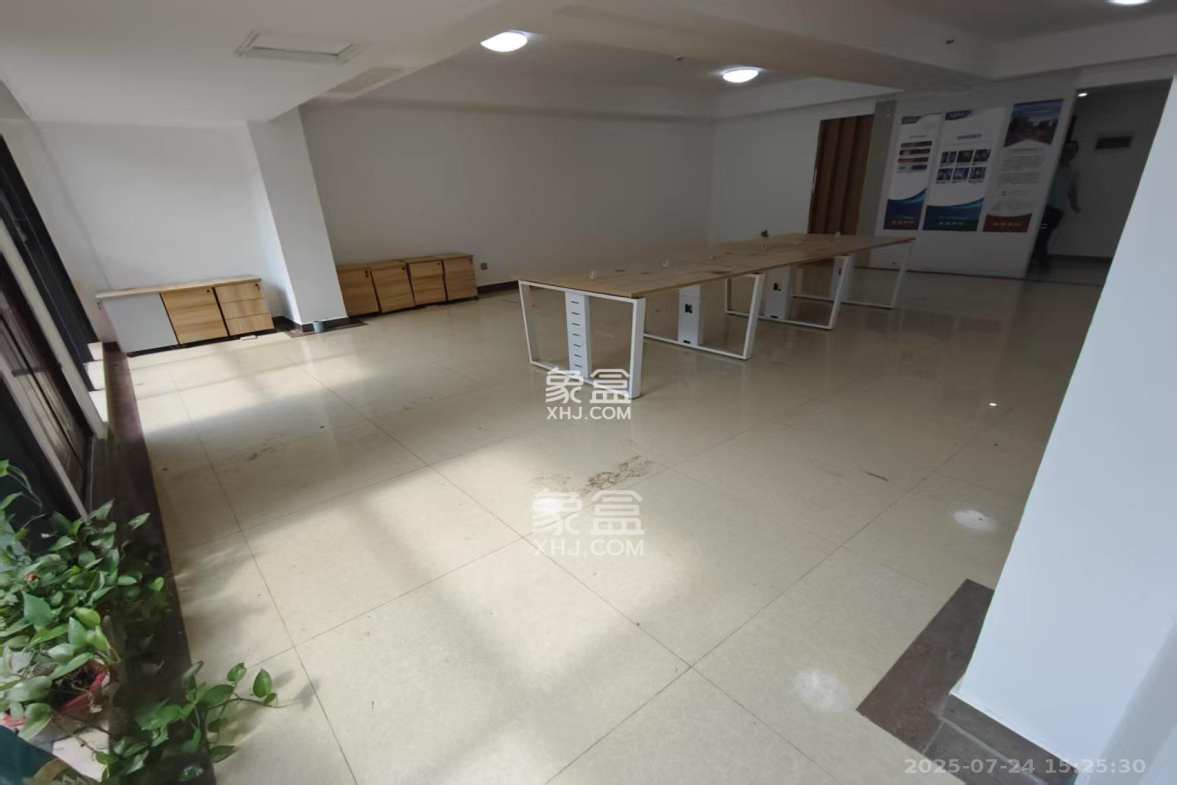 东塘瑞府 1室1厅1卫 2800.0元/月 东塘瑞府 1室1厅1卫 2800.0元/月室内图