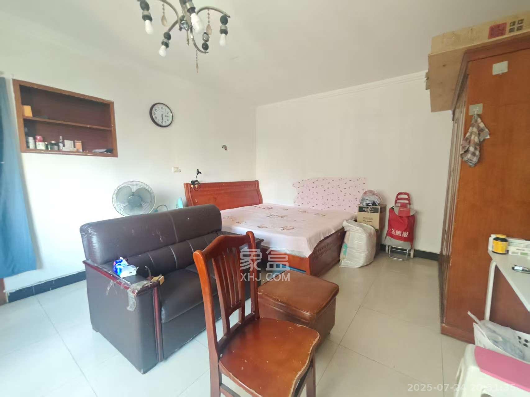 三和公寓 1室1厅1卫 1000.0元/月 三和公寓 1室1厅1卫 1000.0元/月室内图