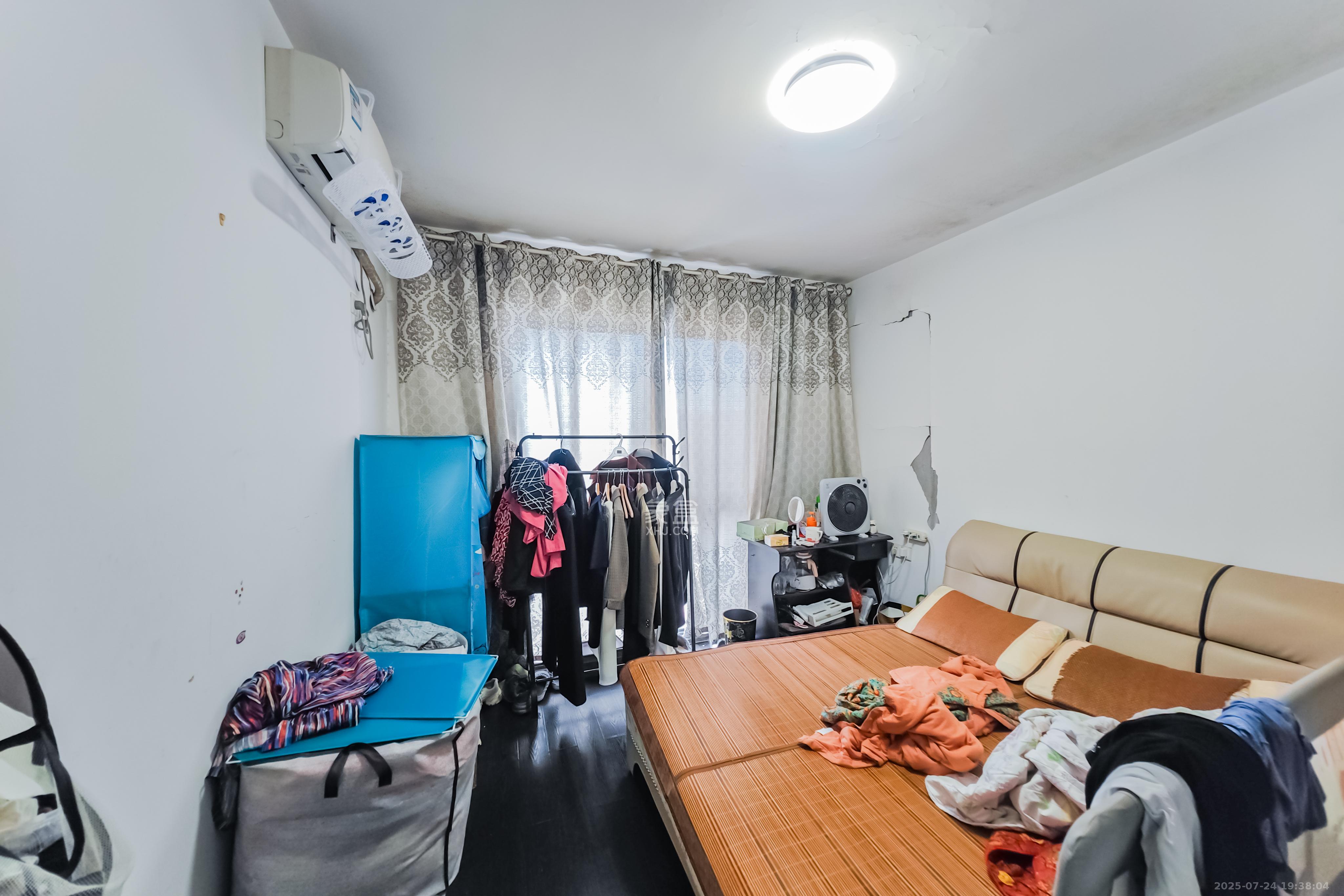 优山美地  3室2厅2卫   80.00万其他