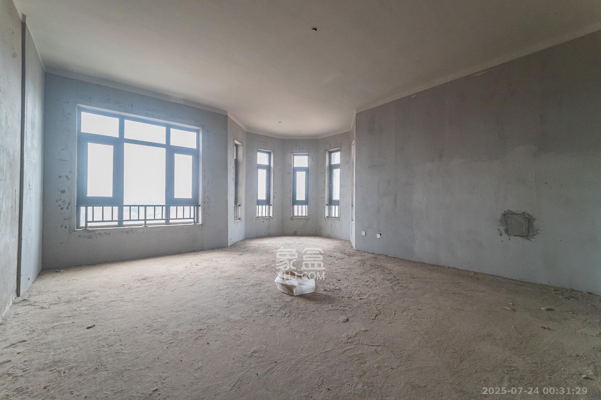 碧桂园威尼斯城  5室2厅4卫    325.0万 碧桂园威尼斯城  5室2厅4卫    325.0万其他