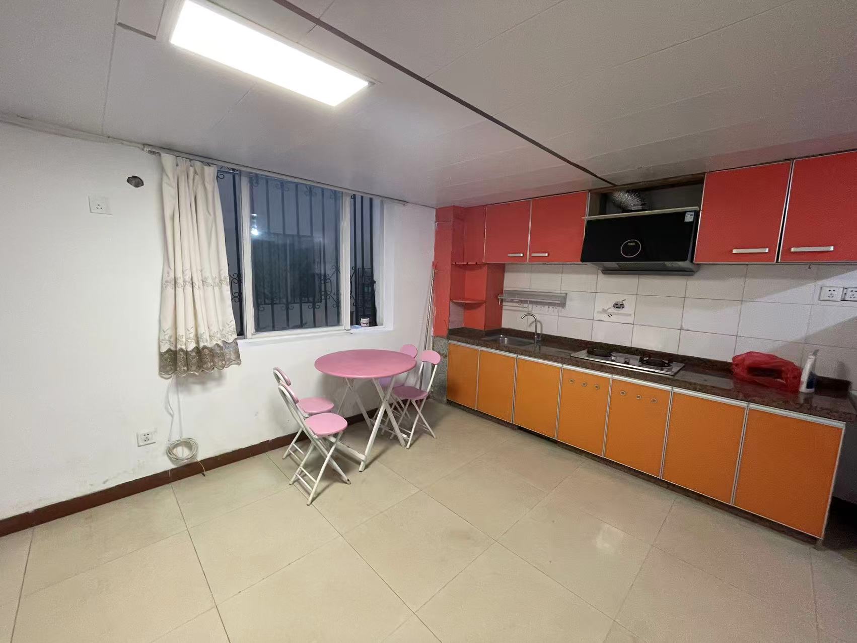 新新海岸  2室2厅1卫    1300.0元/月 新新海岸  2室2厅1卫    1300.0元/月室内图