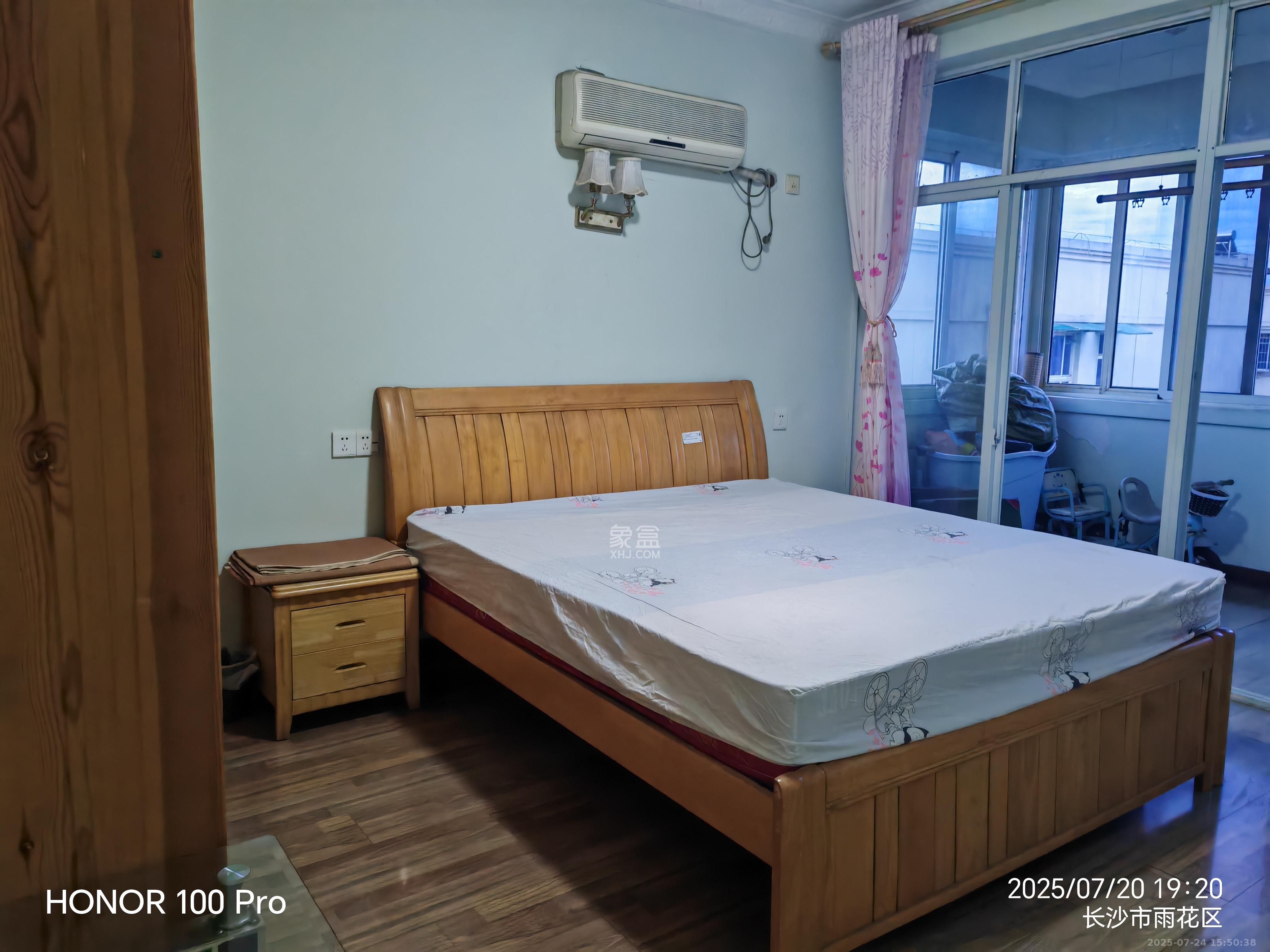 鑫天花园 4室2厅2卫 2600.0元/月 鑫天花园 4室2厅2卫 2600.0元/月室内图