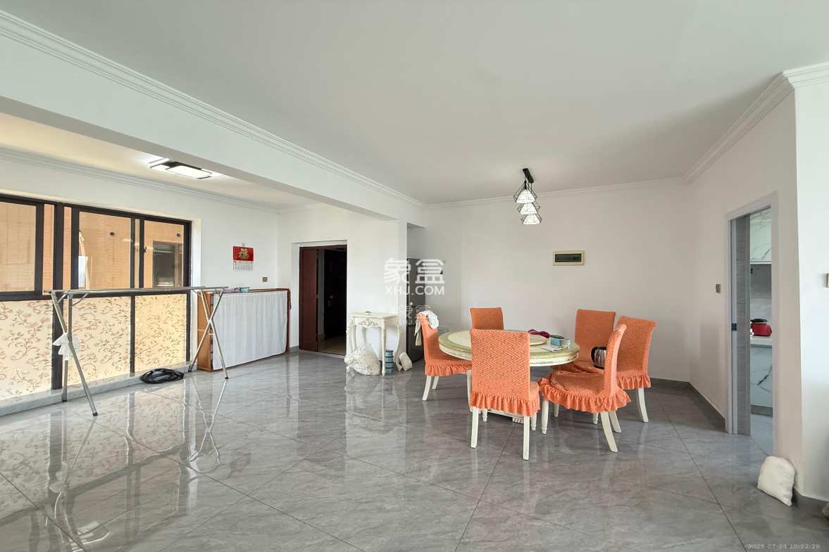 海洋半岛(月珑湾)  3室2厅2卫    3000.0元/月 海洋半岛(月珑湾)  3室2厅2卫    3000.0元/月室内图