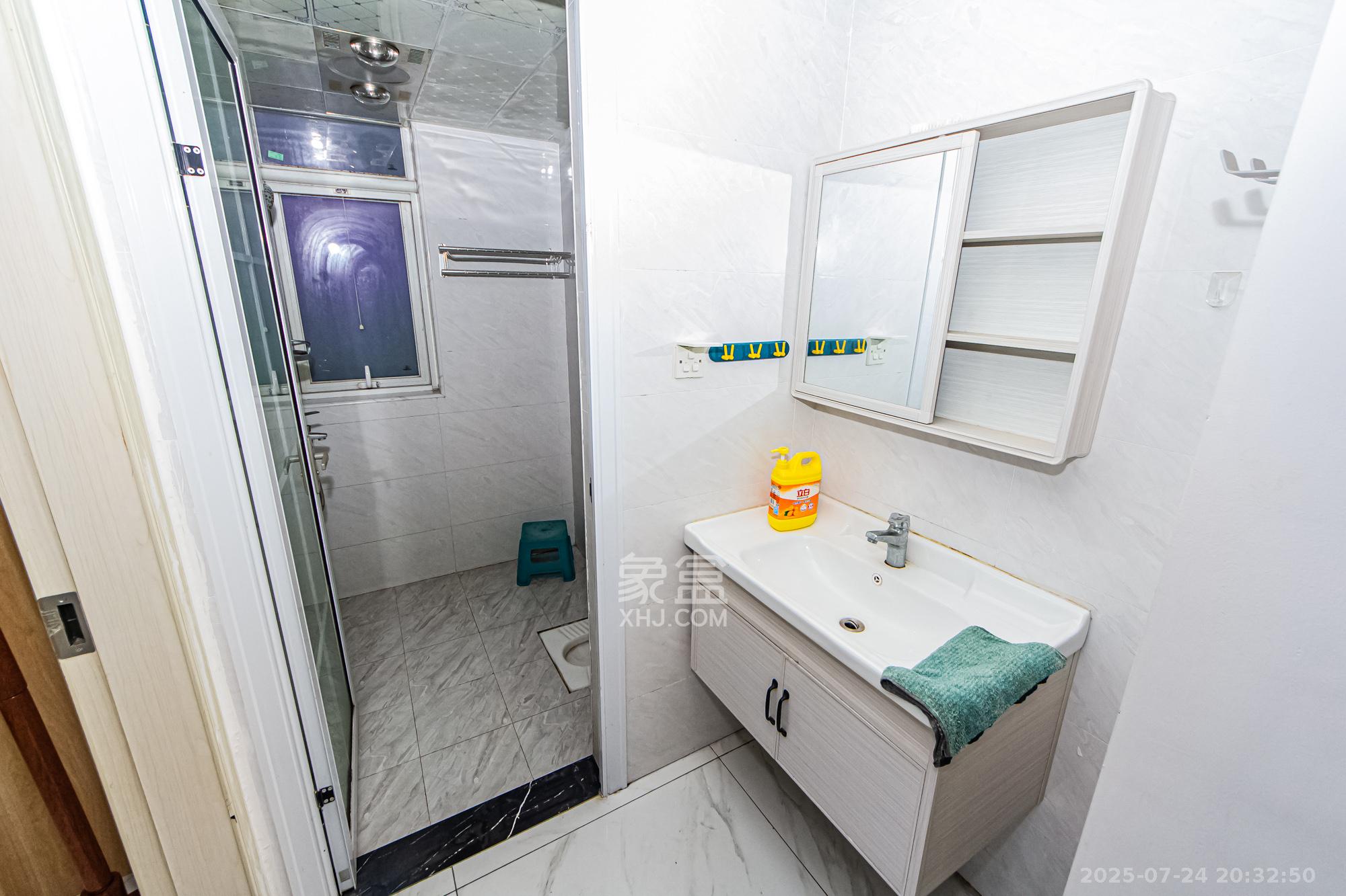 北辰三角洲C3区  3室2厅2卫    143.0万卫生间