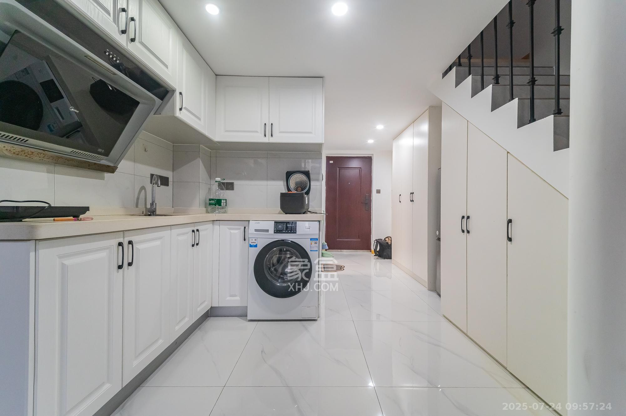 新城悦隽  1室1厅1卫    25.8万客厅