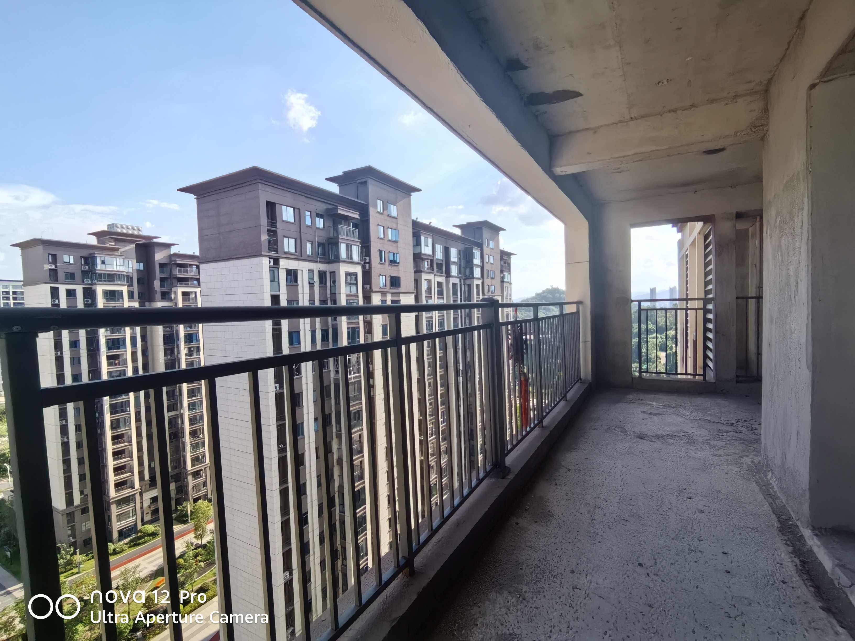 大汉龙城  5室2厅2卫    110.0万 大汉龙城  5室2厅2卫    110.0万阳台