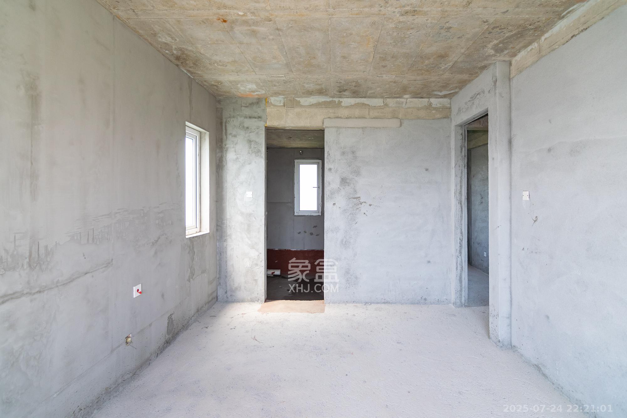 望达智造小镇望云湖  4室2厅2卫    66.0万卧室