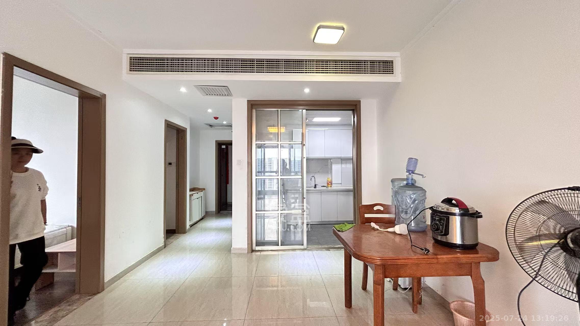 恒伟湘江时代 3室2厅1卫 3000.0元/月 恒伟湘江时代 3室2厅1卫 3000.0元/月室内图