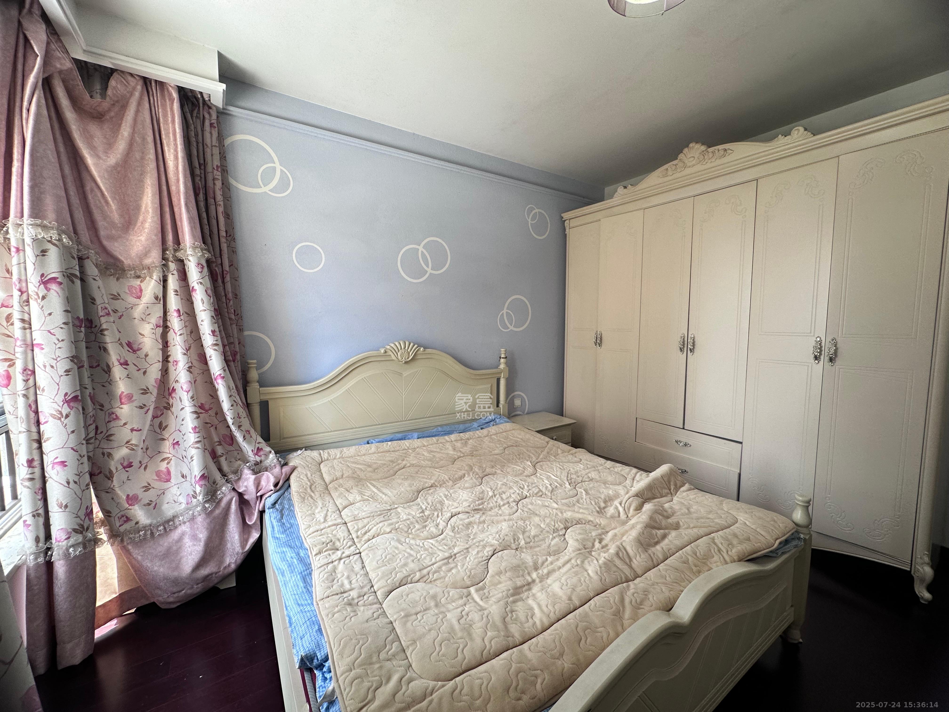 中海国际二期  3室2厅2卫    2200.0元/月 中海国际二期  3室2厅2卫    2200.0元/月室内图