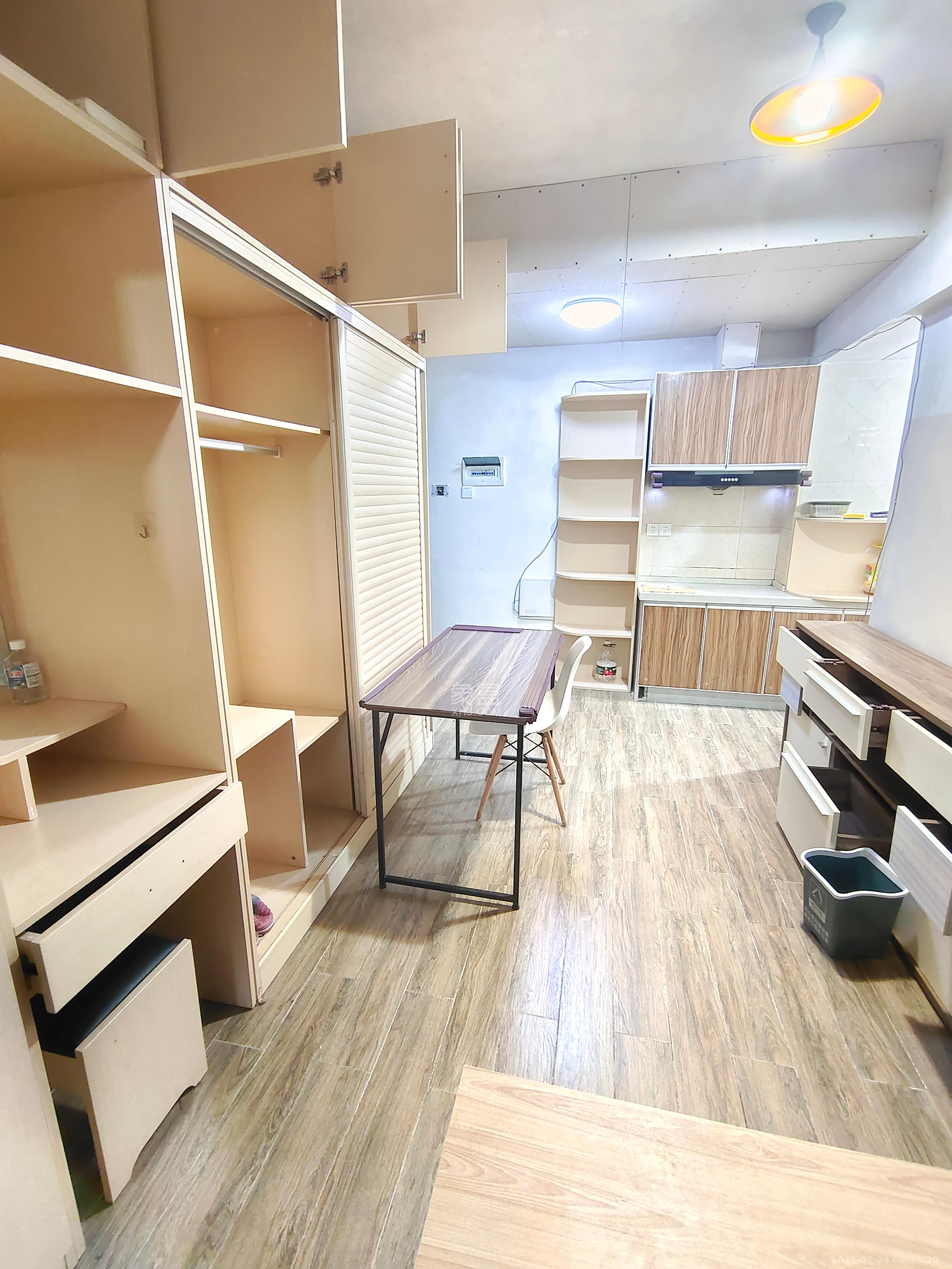 绿地公馆(绿地名邸) 1室1厅1卫 1200.0元/月 绿地公馆(绿地名邸) 1室1厅1卫 1200.0元/月室内图