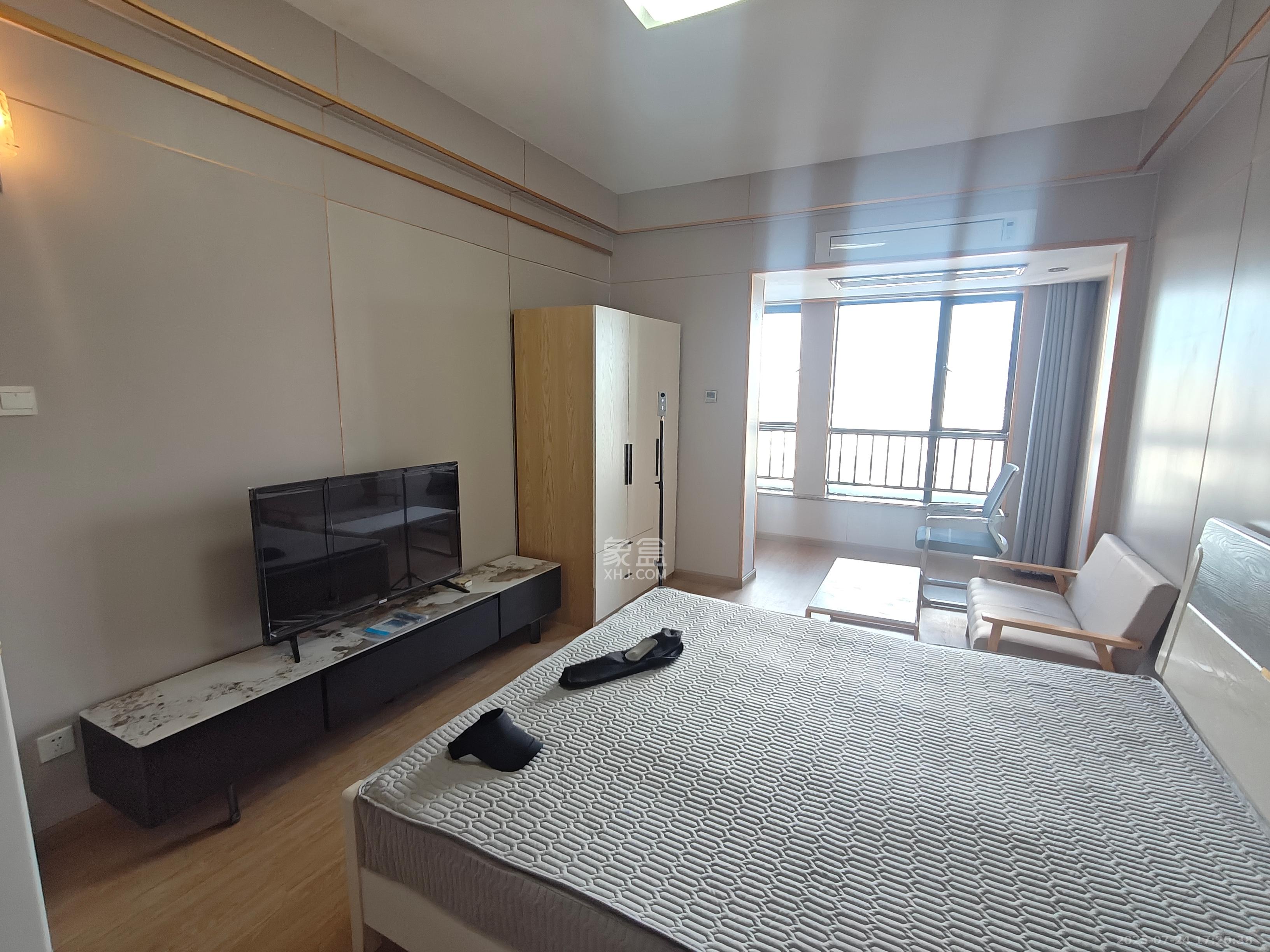 湘腾城市广场  1室1厅1卫    1600.0元/月 湘腾城市广场  1室1厅1卫    1600.0元/月