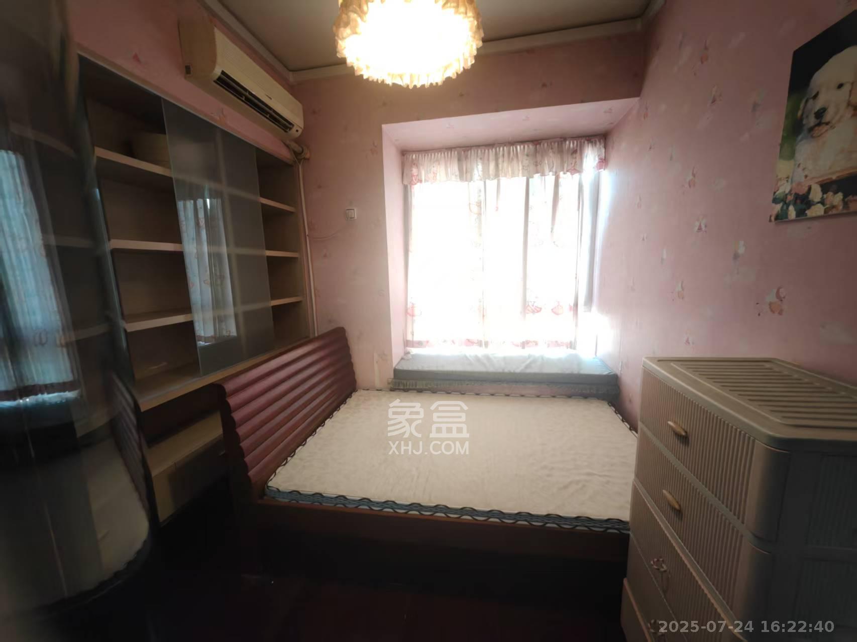 江岸景苑  3室2厅2卫    3400.0元/月室内图