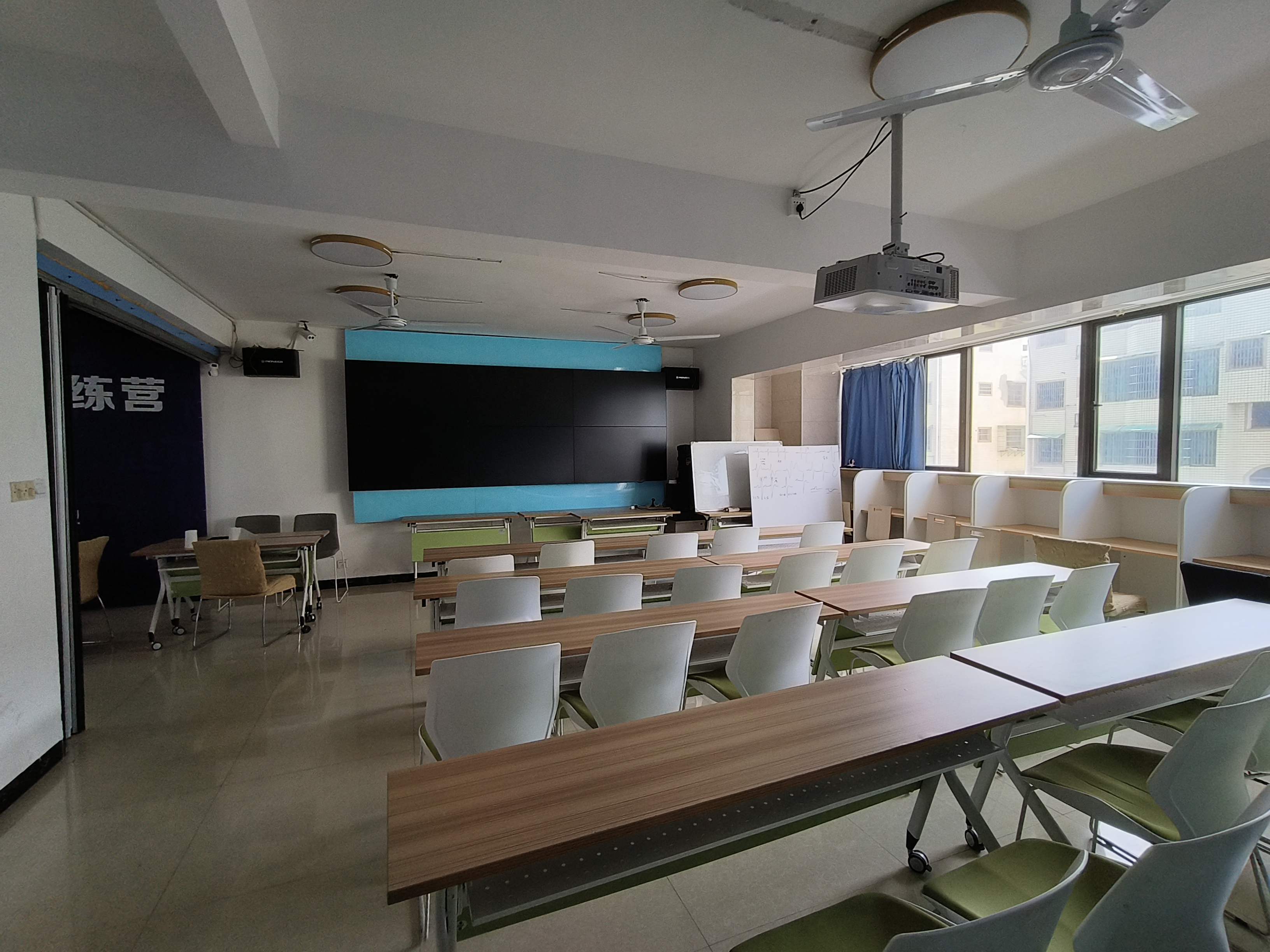 星月都会  2室2厅1卫   2500.00元/月室内图