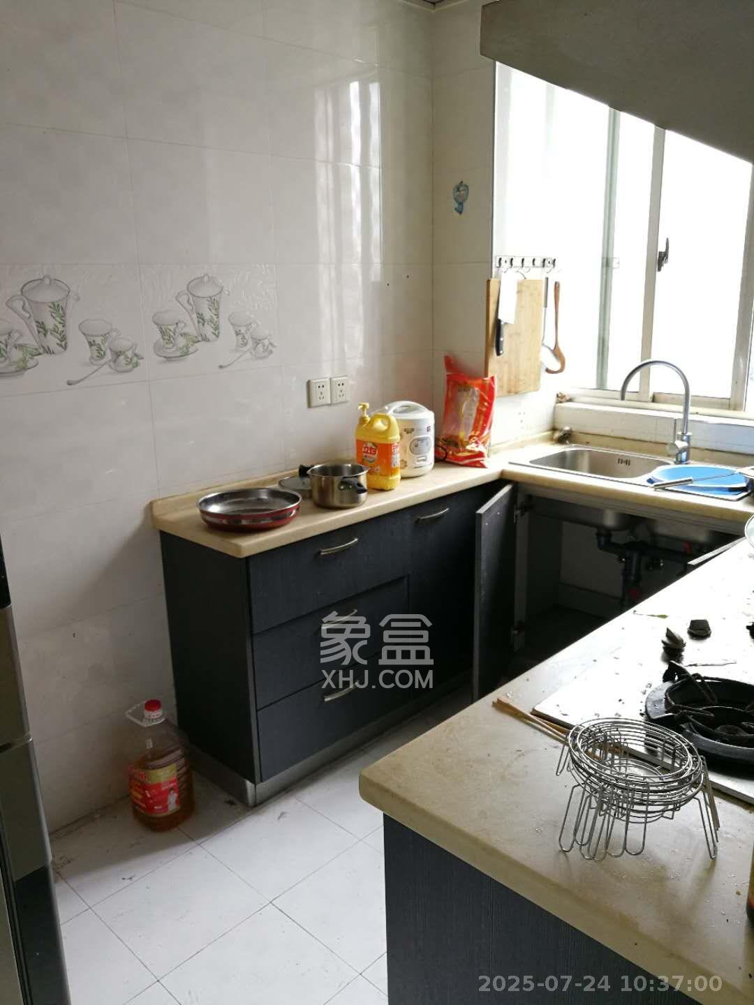 高桥现代商贸城  3室2厅2卫    3000.0元/月室内图