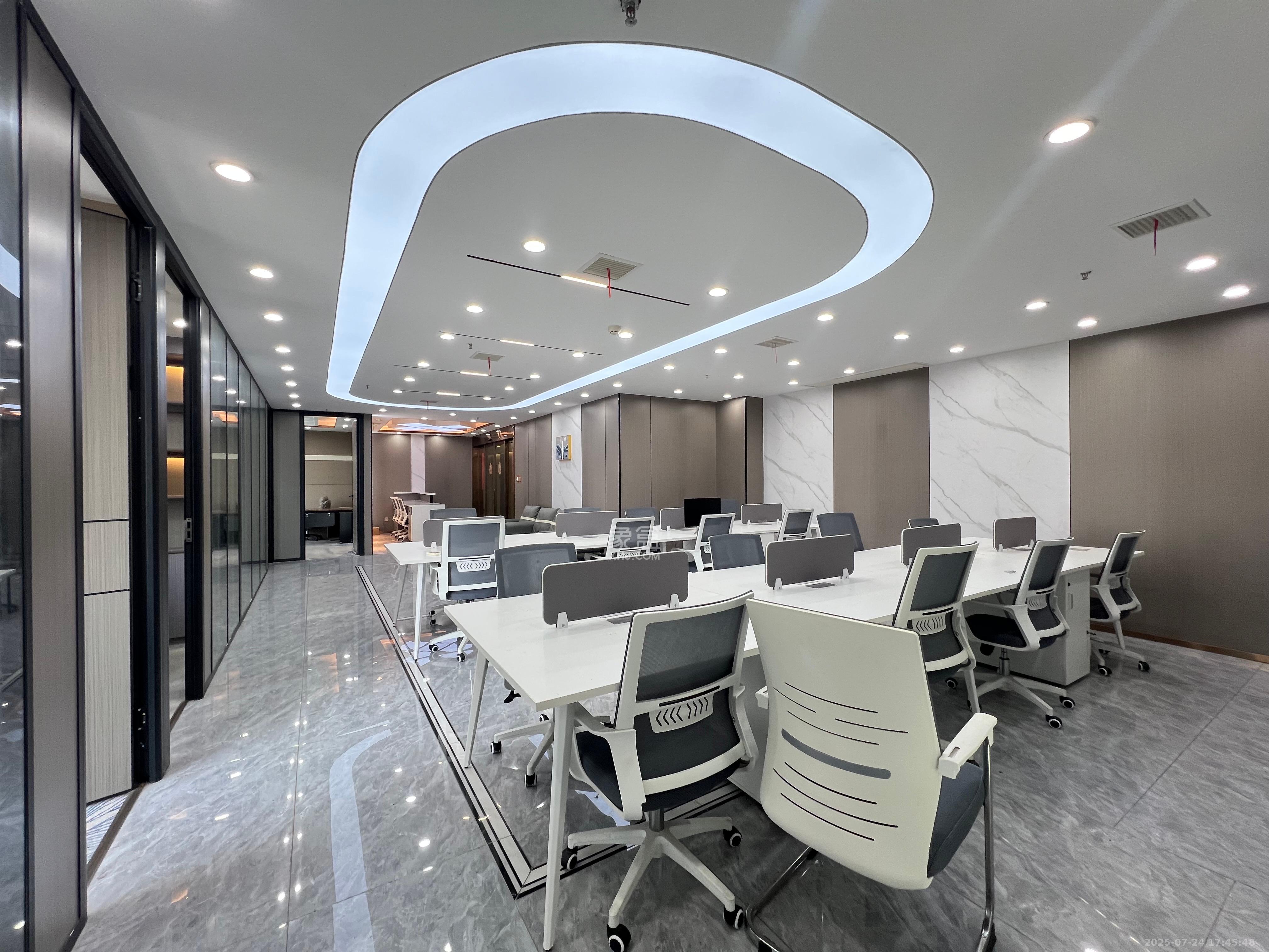 奥克斯广场   270.0㎡      15000.0元/月