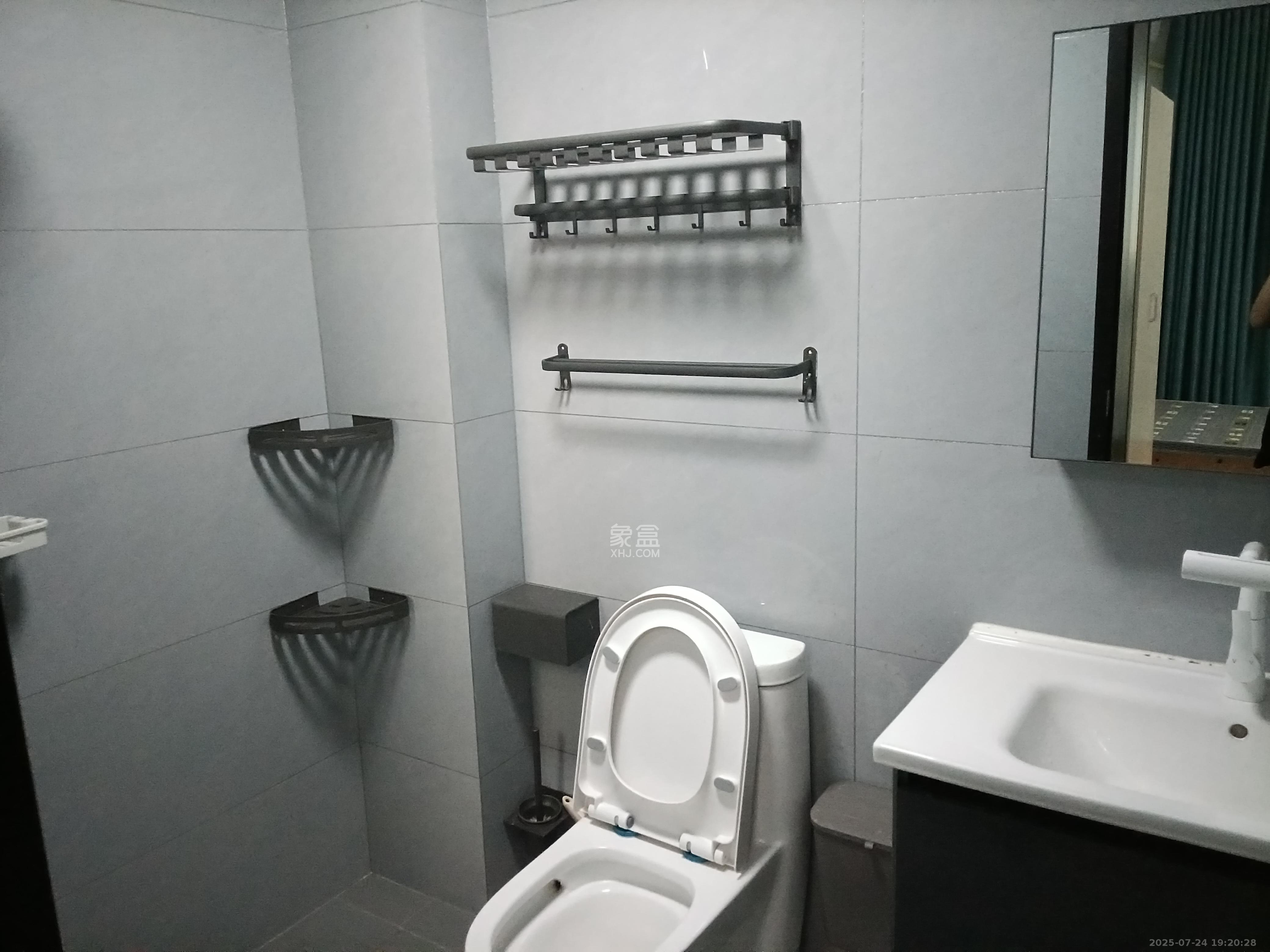 福天星中心(福天星雅苑)  4室2厅2卫    4500.0元/月 福天星中心(福天星雅苑)  4室2厅2卫    4500.0元/月室内图