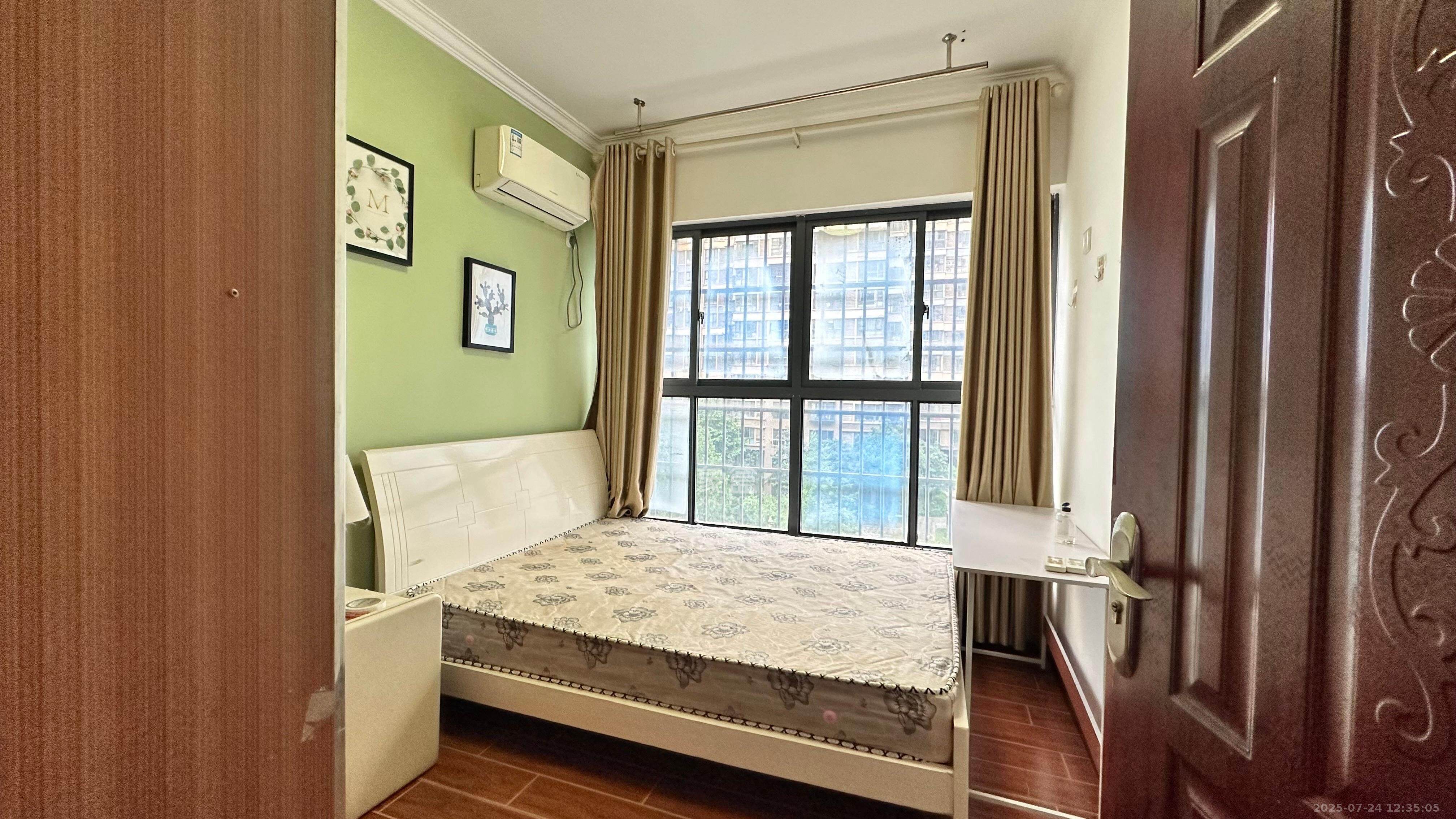 勤诚达新界 5室2厅2卫 2300.0元/月 勤诚达新界 5室2厅2卫 2300.0元/月室内图