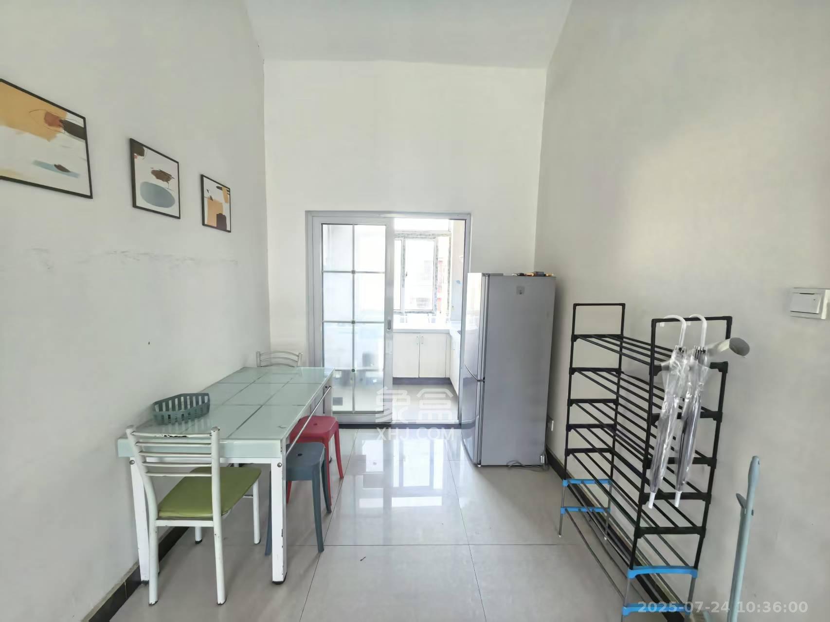 山水湾 3室2厅1卫 1700.0元/月 山水湾 3室2厅1卫 1700.0元/月室内图