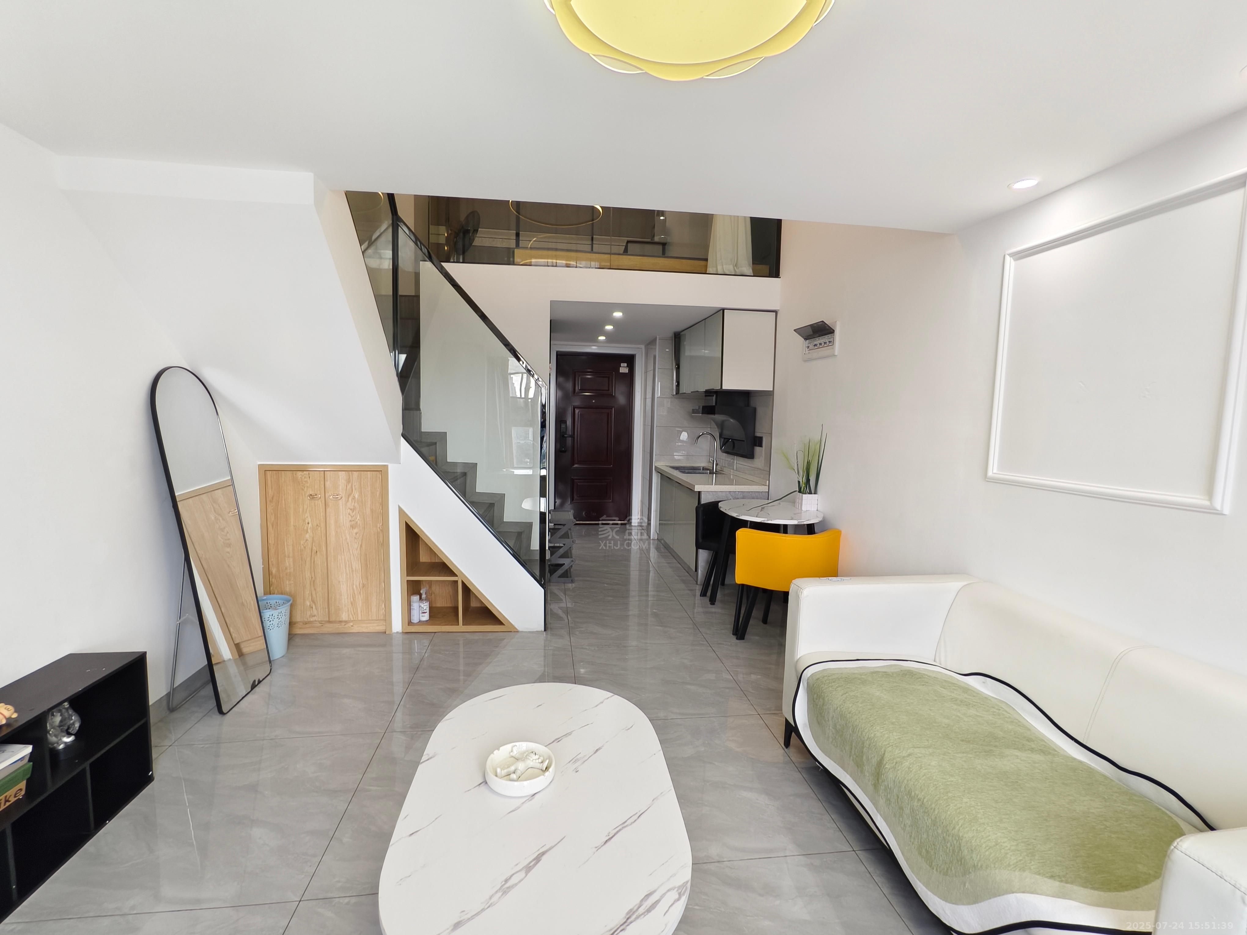 紫金华府 2室2厅1卫 1800.0元/月 紫金华府 2室2厅1卫 1800.0元/月室内图