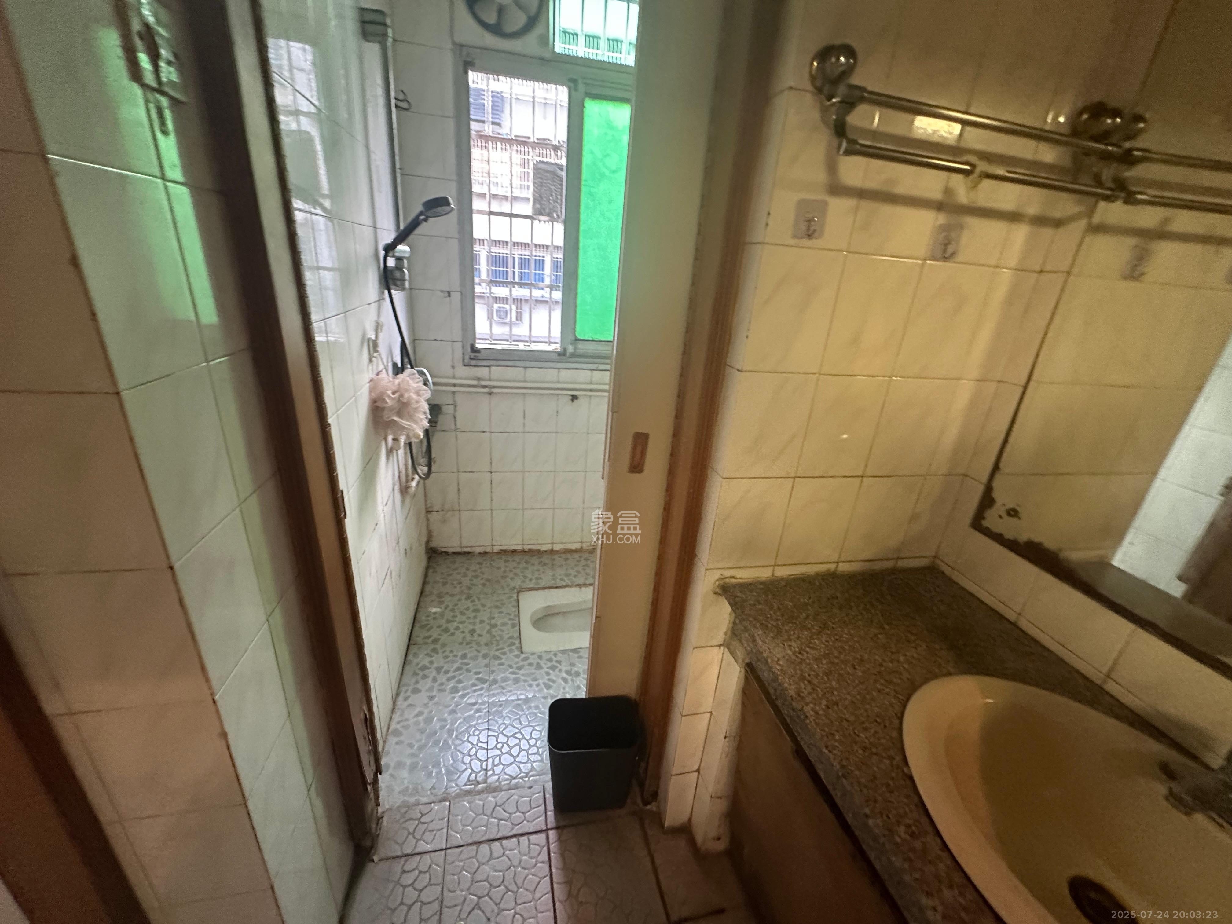 荷花园出租公司宿舍 2室1厅1卫 1700.0元/月 荷花园出租公司宿舍 2室1厅1卫 1700.0元/月室内图