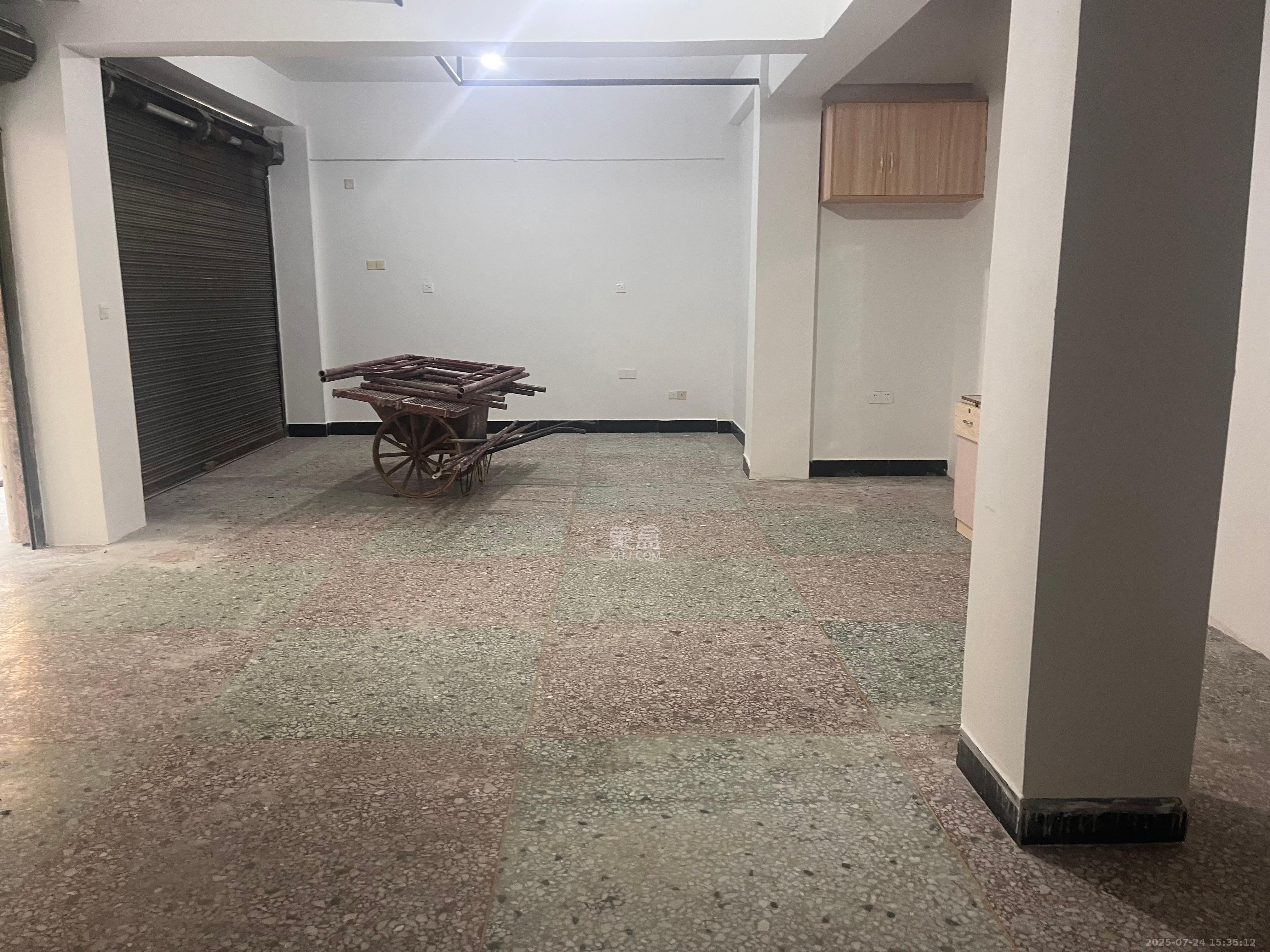 岳鞍阁小区  1室1厅1卫   2400.00元/月