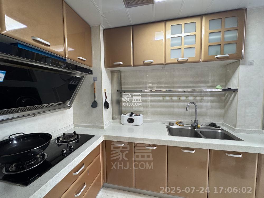 中建御山和苑  3室2厅2卫    1900.0元/月 中建御山和苑  3室2厅2卫    1900.0元/月室内图