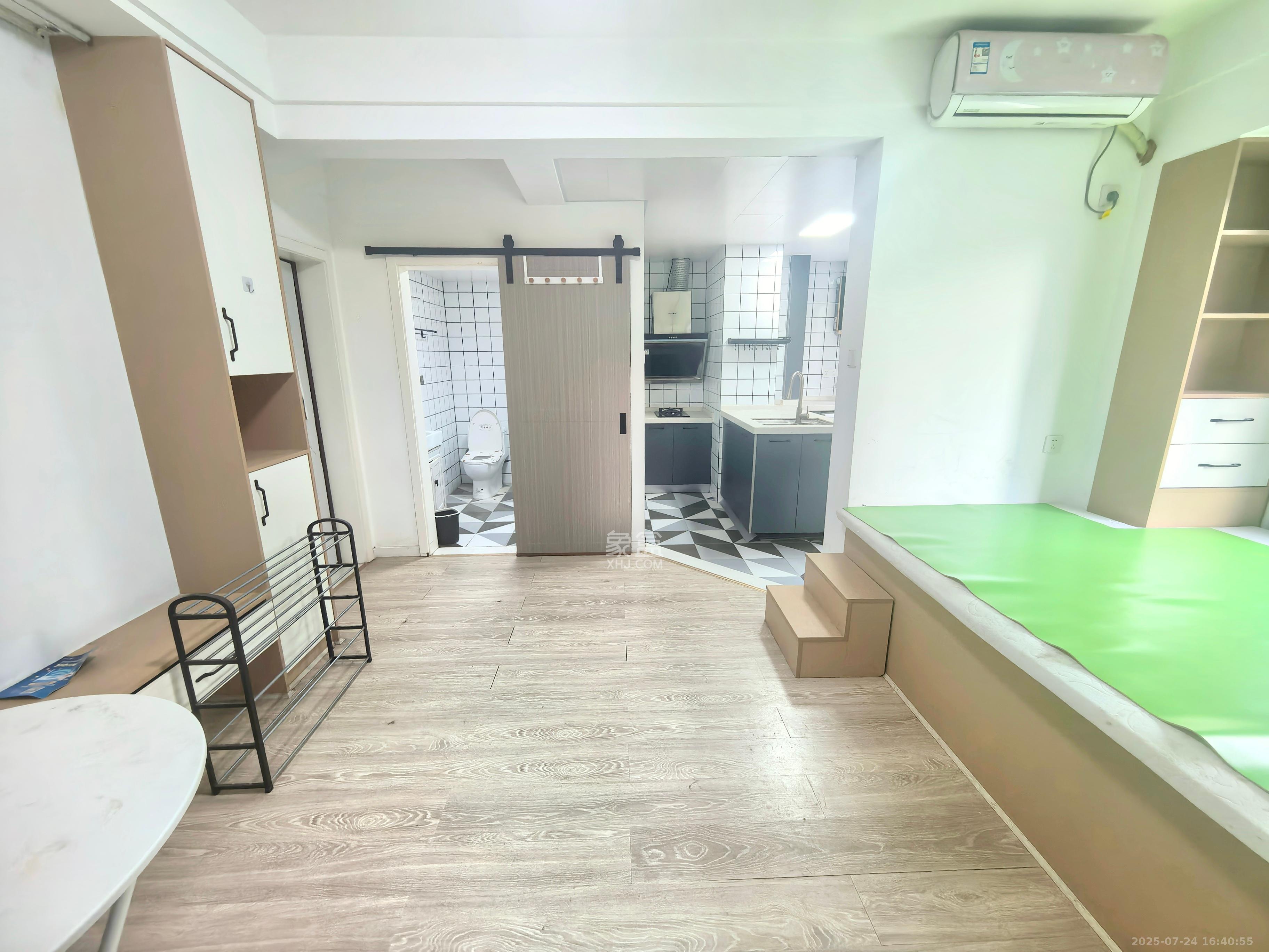 中信城市广场(中信新城一期) 1室1厅1卫 1400.0元/月 中信城市广场(中信新城一期) 1室1厅1卫 1400.0元/月室内图