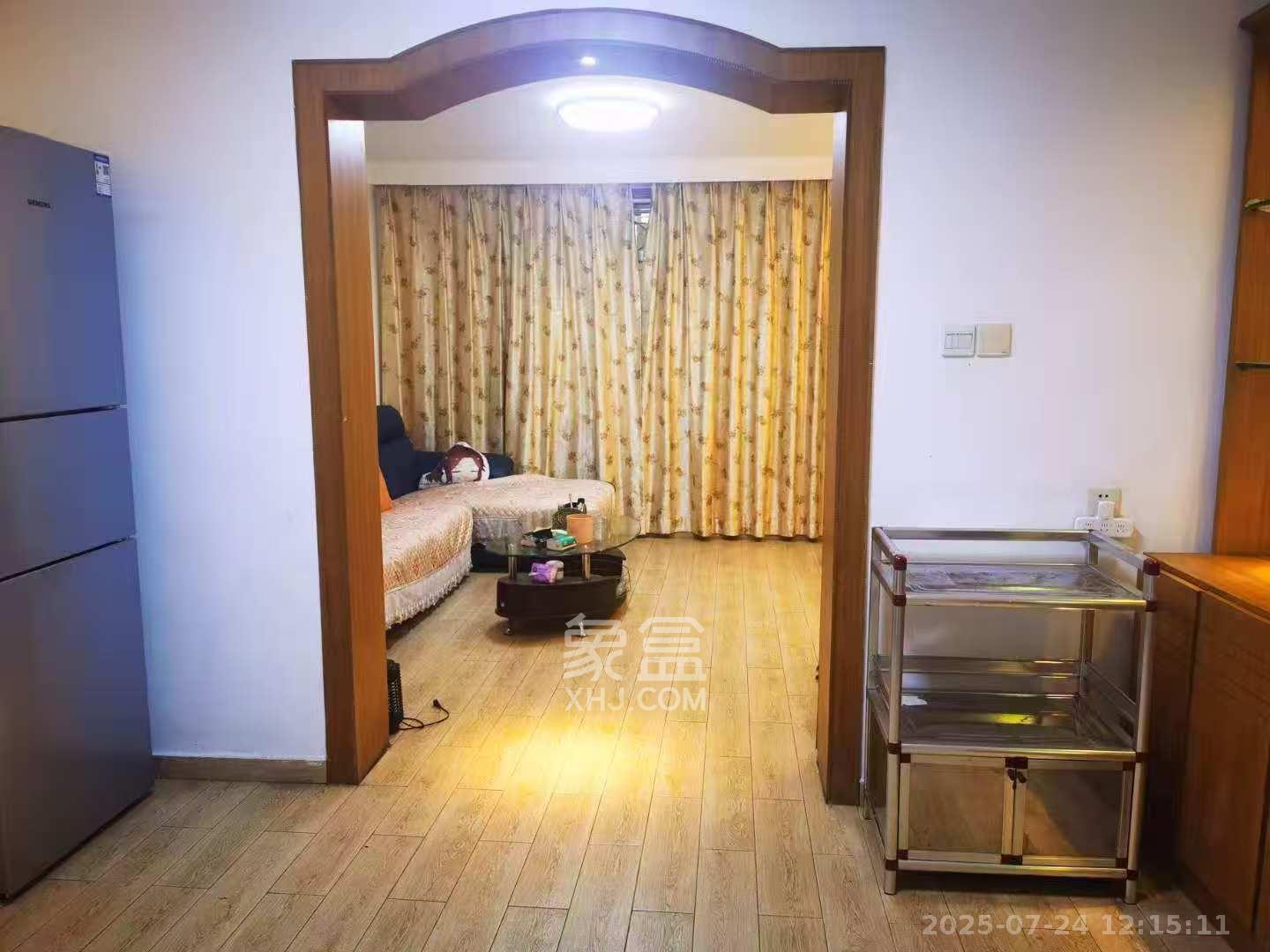 省水院宿舍 2室2厅1卫 2400.0元/月 省水院宿舍 2室2厅1卫 2400.0元/月室内图