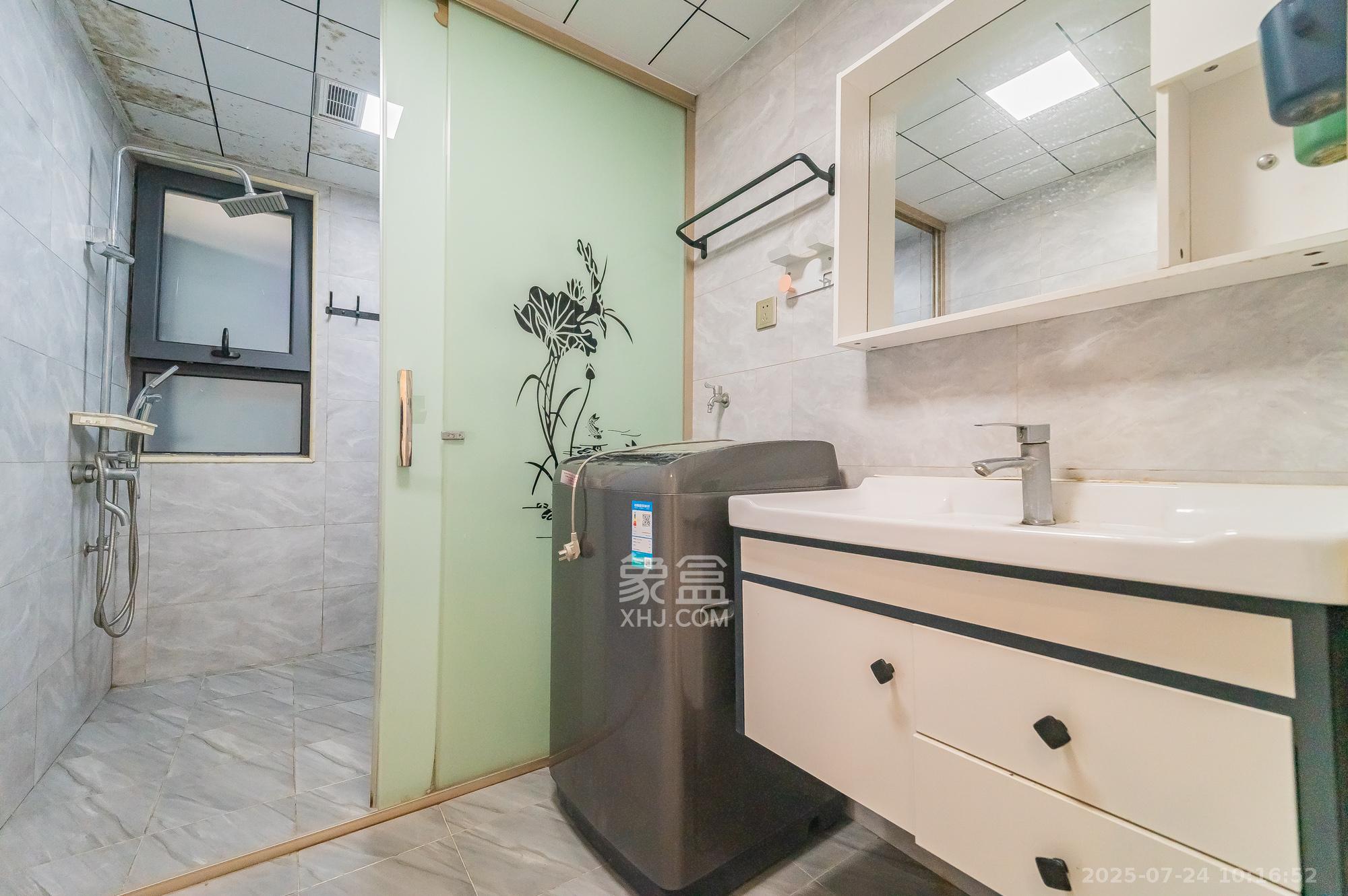 恒基凯旋门三期  3室2厅2卫    2700.0元/月 恒基凯旋门三期  3室2厅2卫    2700.0元/月室内图