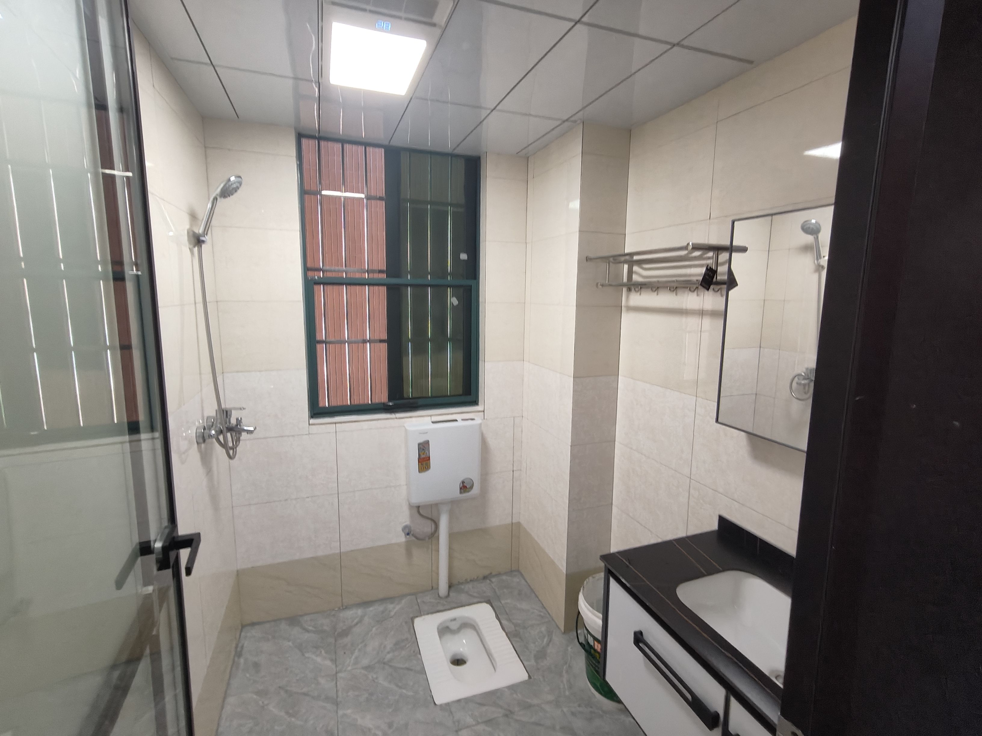 长湖新村  1室1厅1卫   1800.00元/月室内图