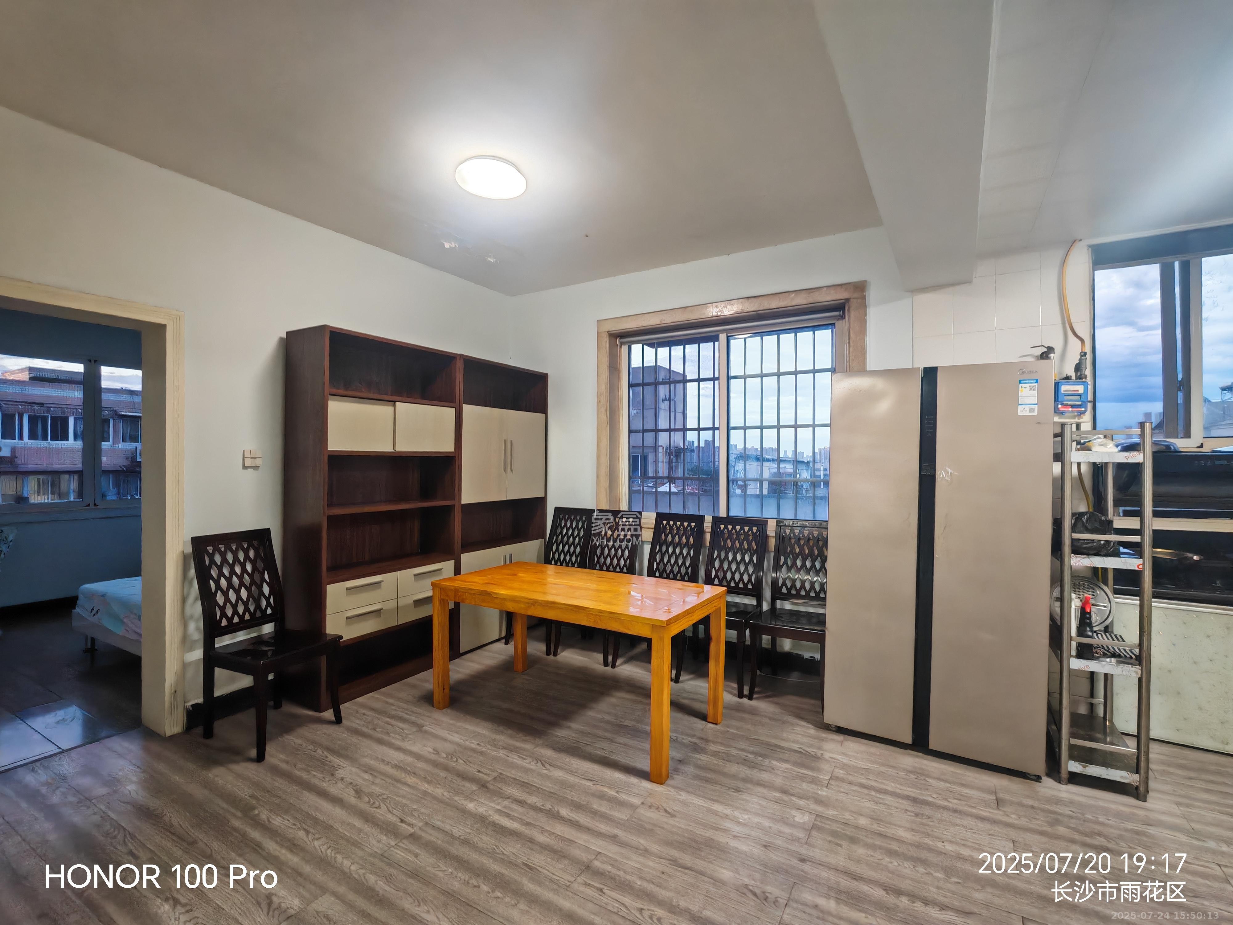 鑫天花园 4室2厅2卫 2600.0元/月 鑫天花园 4室2厅2卫 2600.0元/月室内图