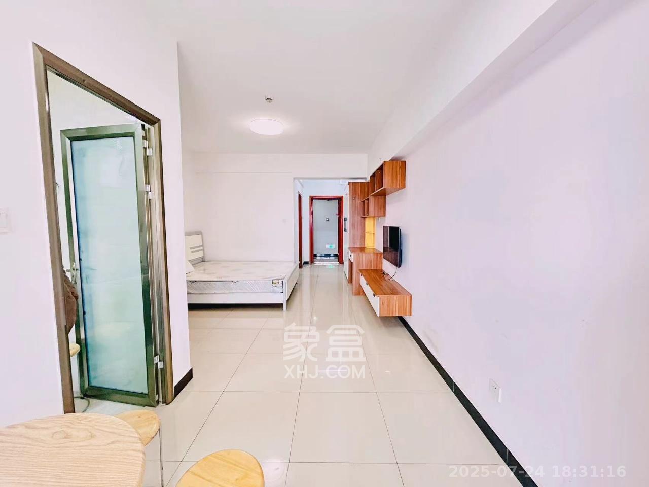 圭塘三小区 1室1厅1卫 1700.0元/月 圭塘三小区 1室1厅1卫 1700.0元/月室内图