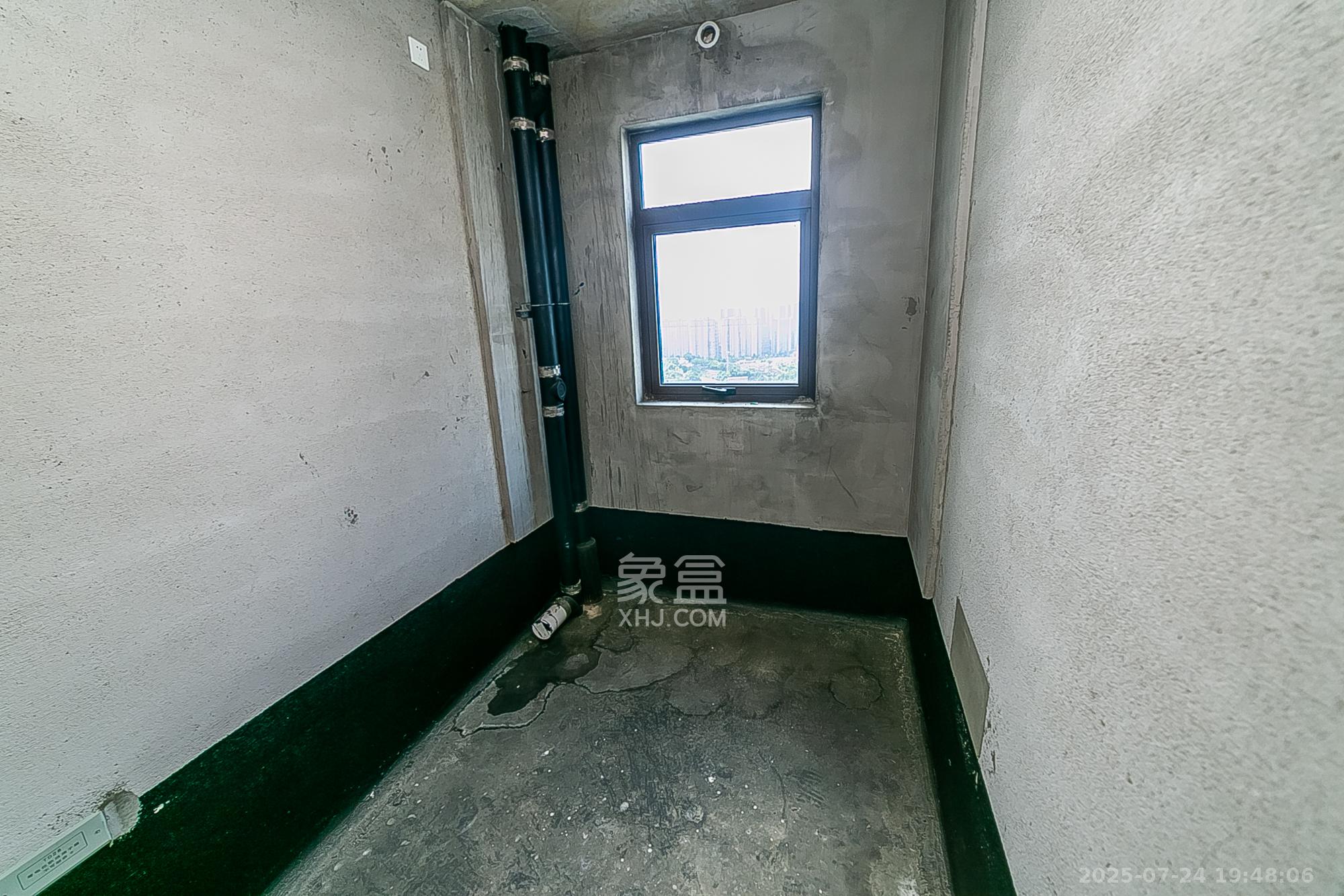 中建江山壹号  4室2厅3卫   520.00万卫生间