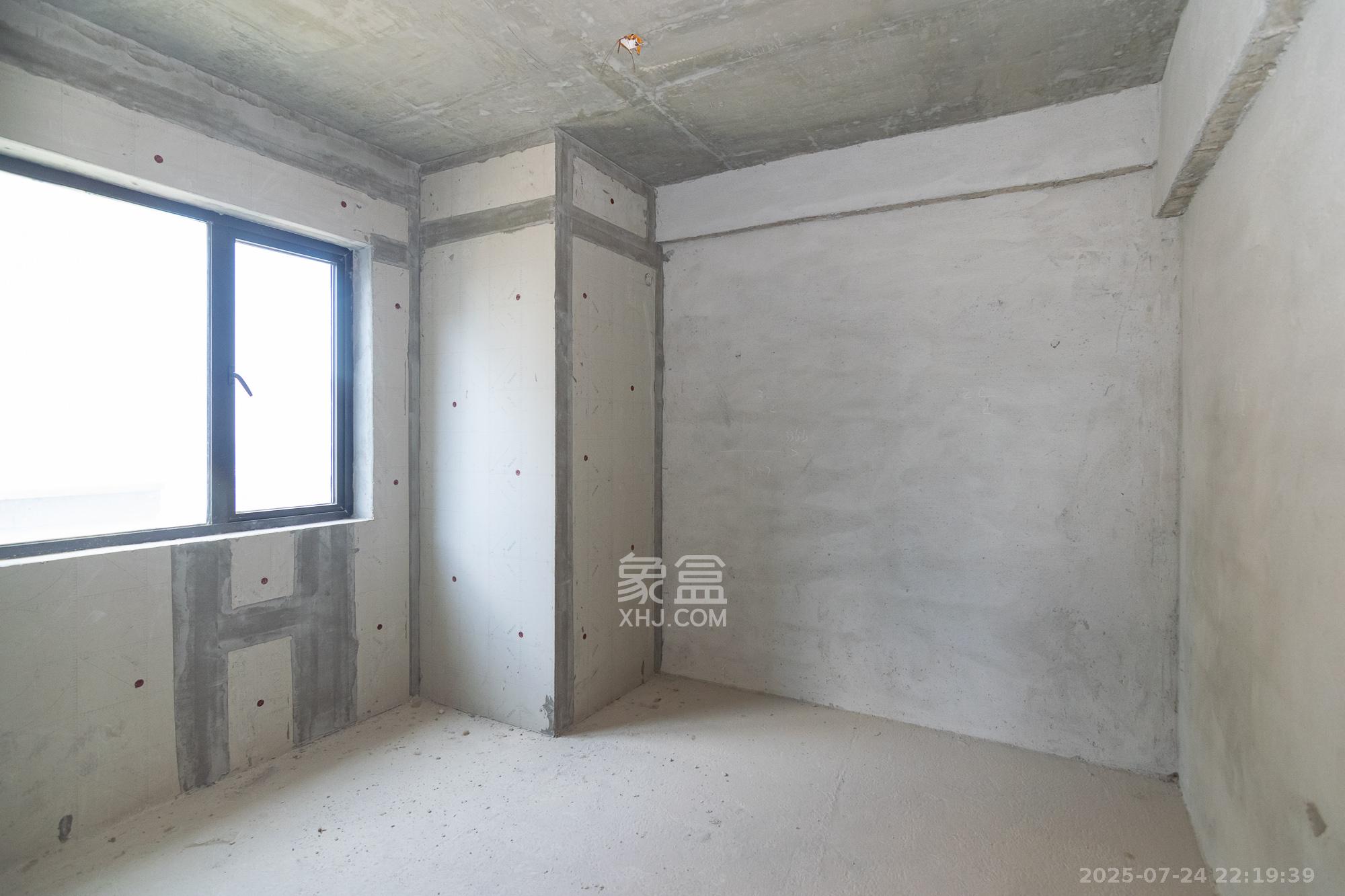 湾田望江府  4室2厅2卫    68.0万 湾田望江府  4室2厅2卫    68.0万卧室