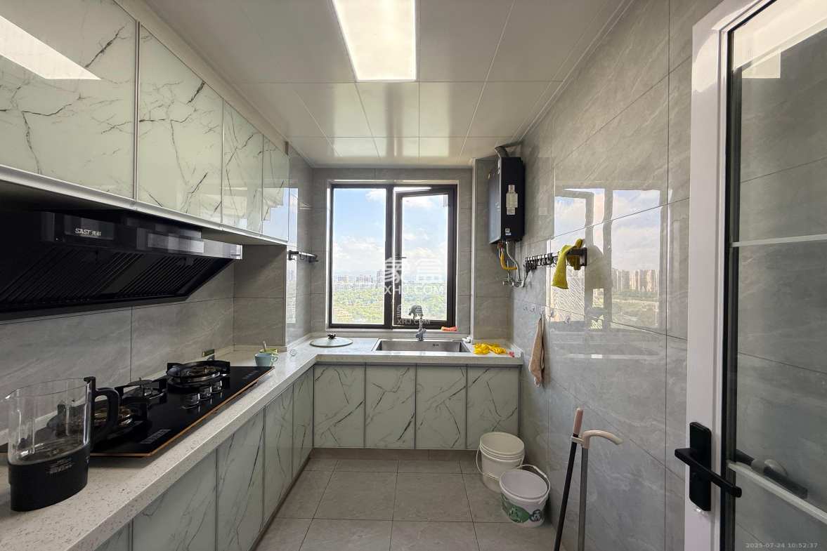 海洋半岛(月珑湾)  3室2厅2卫    3000.0元/月 海洋半岛(月珑湾)  3室2厅2卫    3000.0元/月室内图