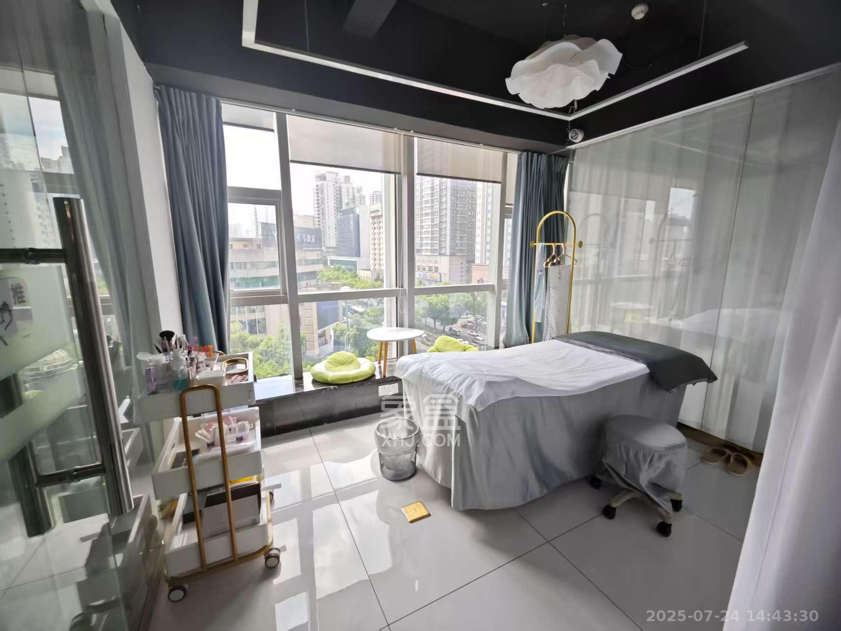 卡瑞尔恒力中心   205.67㎡     10000.00元/月室内图
