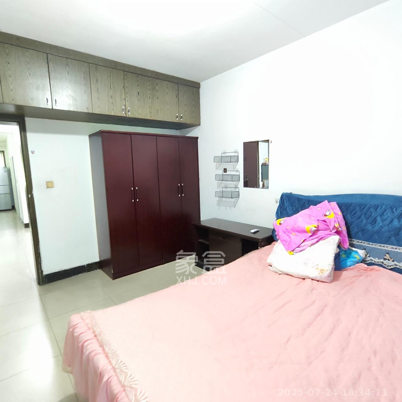 中南汽车世界  2室2厅1卫    1100.0元/月室内图