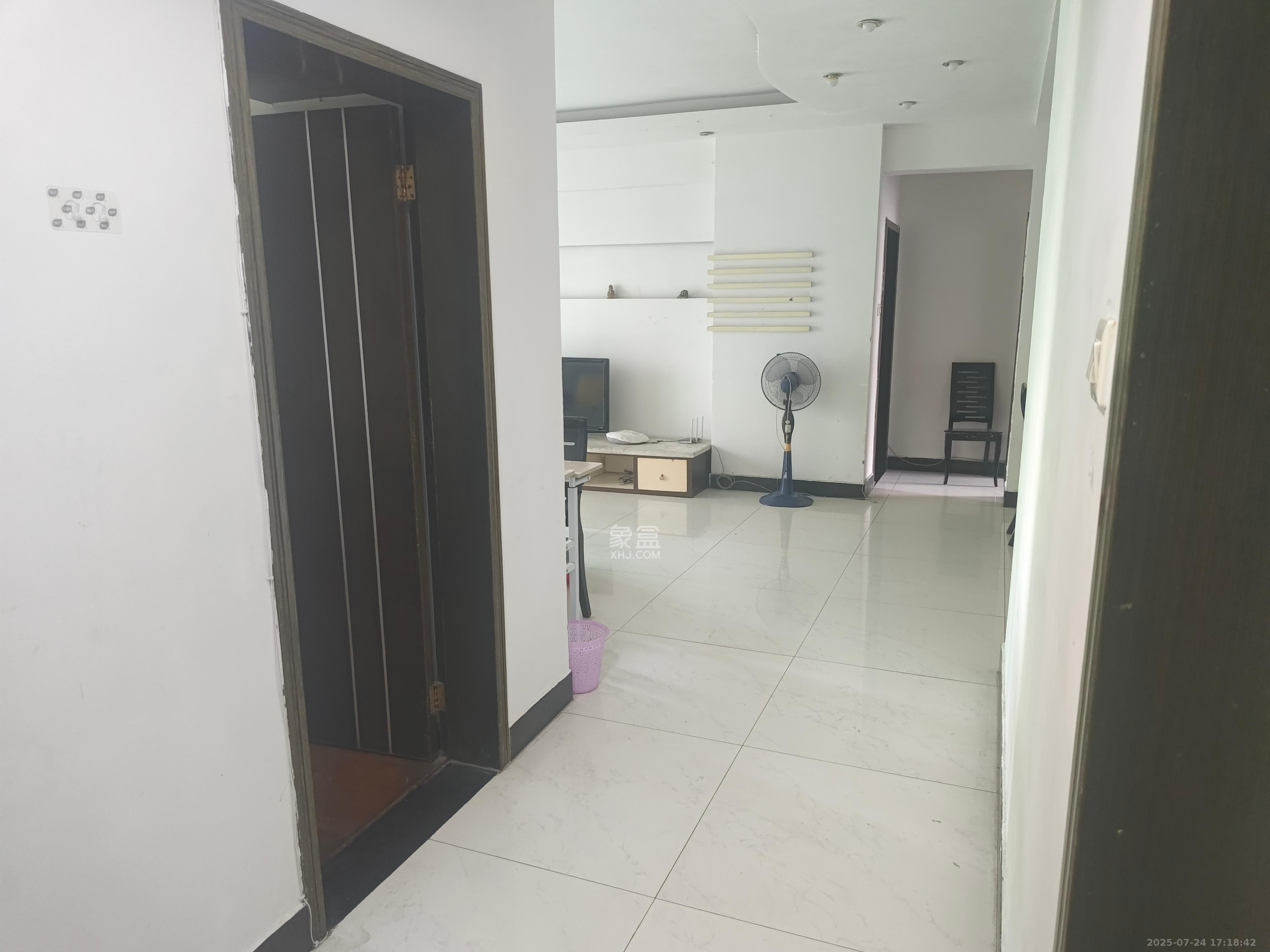 锦绣华天 3室2厅1卫 2800.0元/月 锦绣华天 3室2厅1卫 2800.0元/月室内图