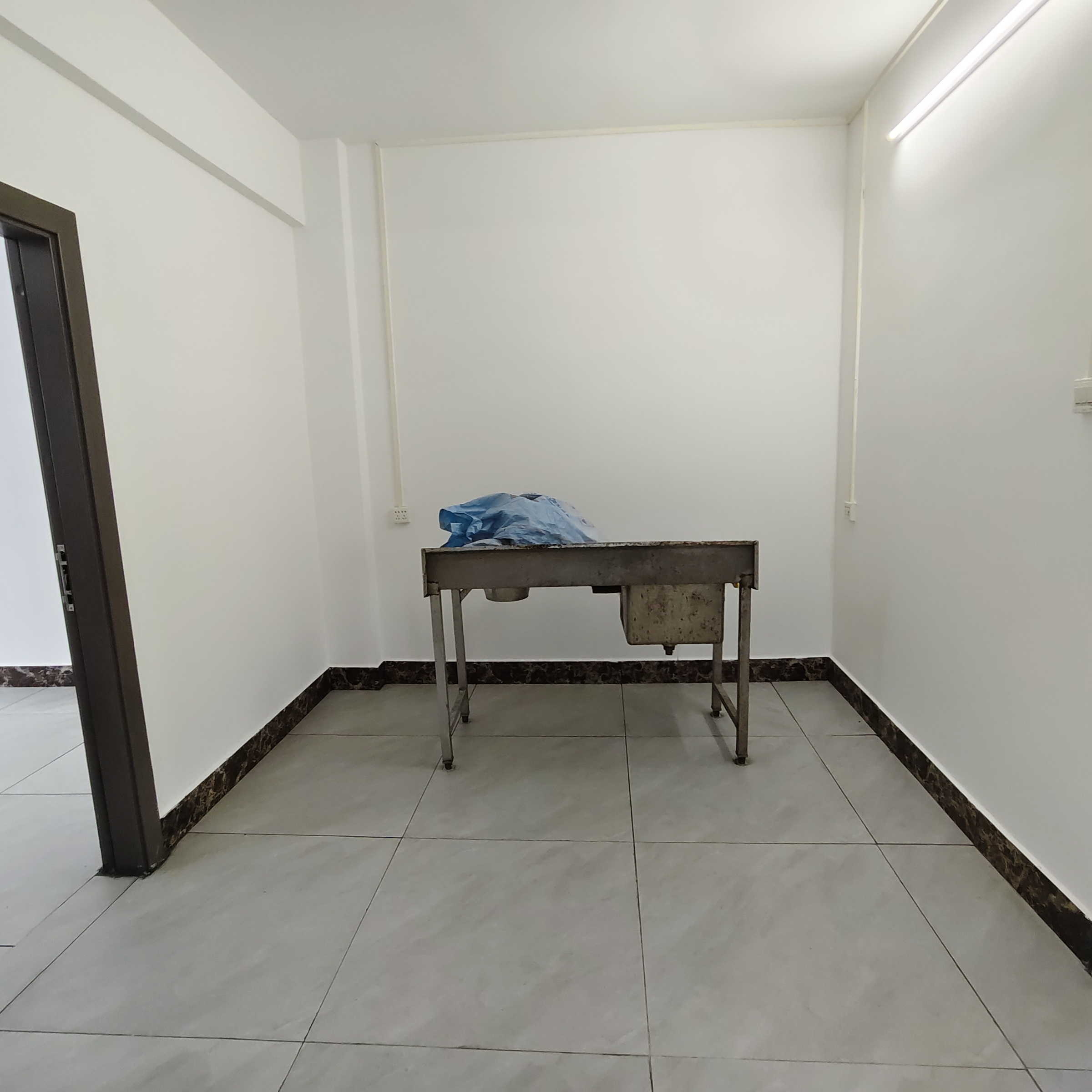 铸管宿舍  3室2厅1卫   2000.00元/月室内图