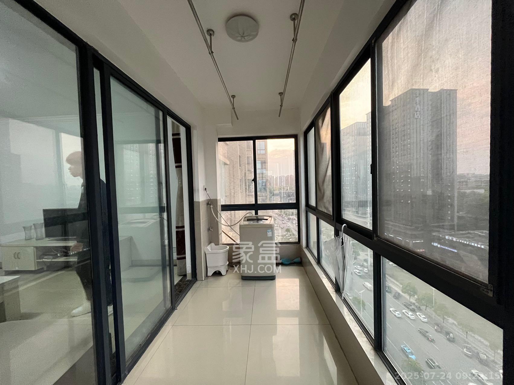 中南红领邦(红星嘉和苑) 1室2厅2卫 2000.0元/月 中南红领邦(红星嘉和苑) 1室2厅2卫 2000.0元/月室内图