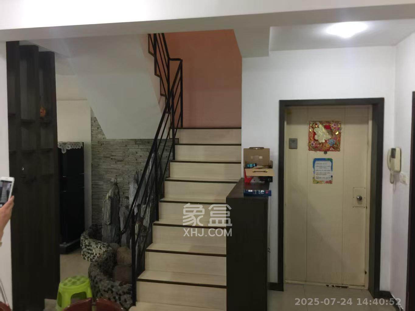 望阁公寓  4室2厅2卫    3300.0元/月 望阁公寓  4室2厅2卫    3300.0元/月室内图1