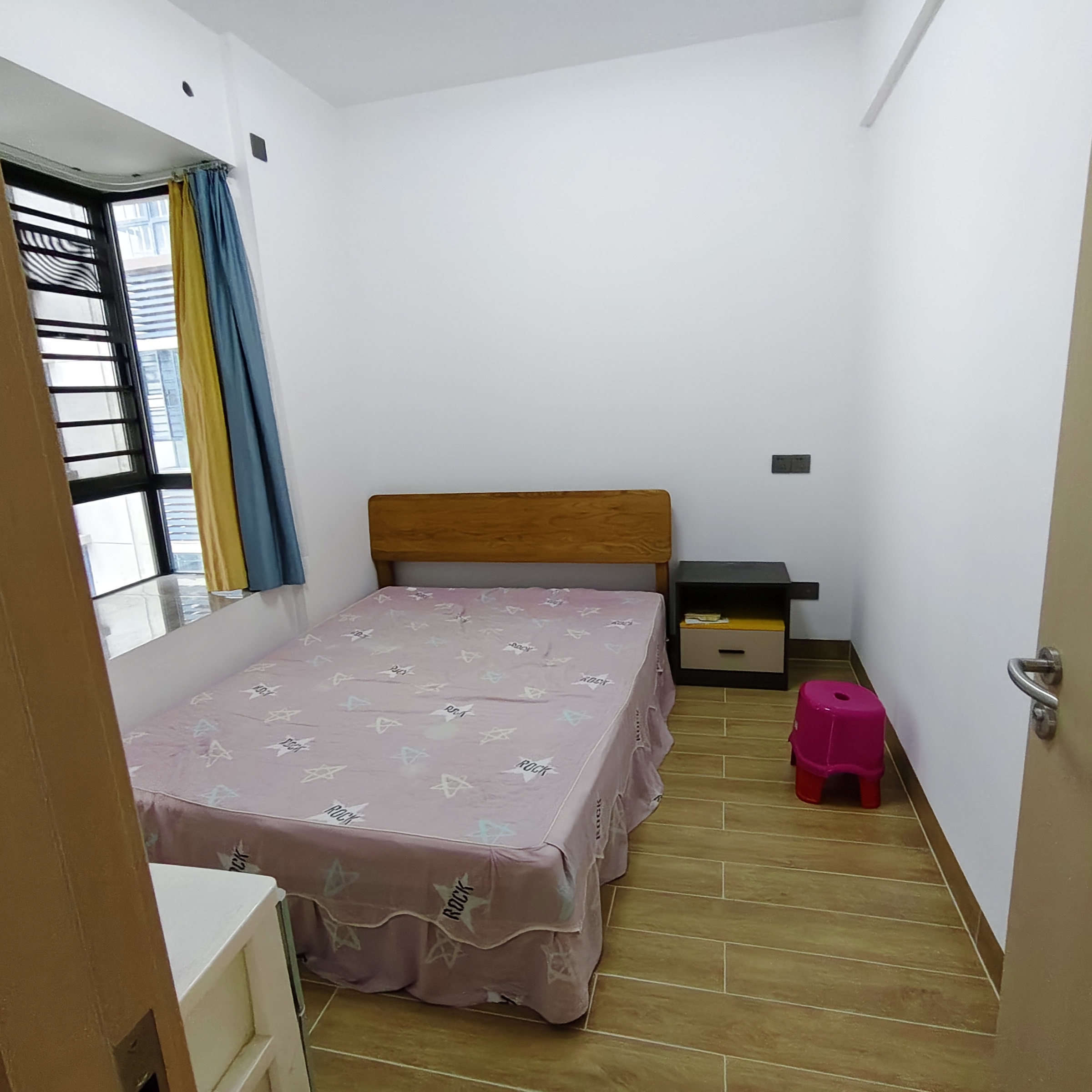 世茂璀璨滨江 3室2厅2卫 2599.0元/月 世茂璀璨滨江 3室2厅2卫 2599.0元/月室内图