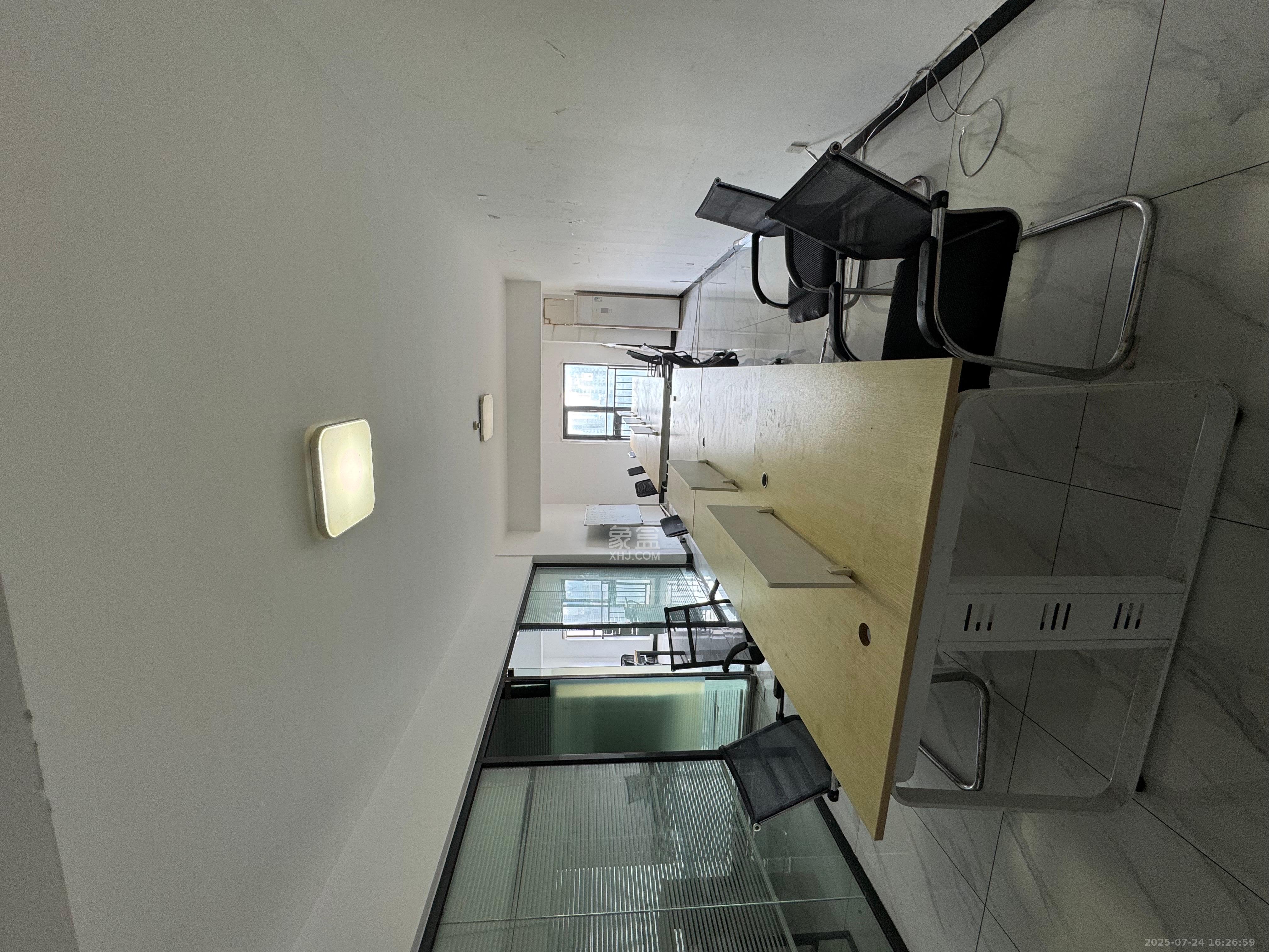 星大峰汇商务楼 1室1厅1卫 1800.0元/月 星大峰汇商务楼 1室1厅1卫 1800.0元/月室内图