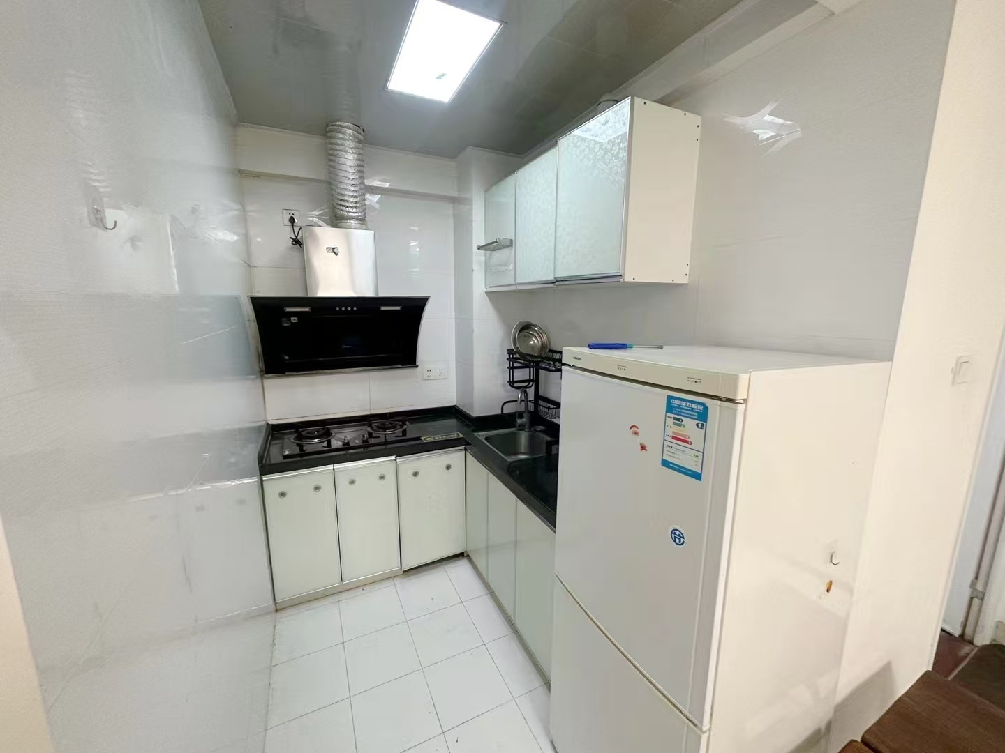 书香苑 1室1厅1卫 1900.0元/月 书香苑 1室1厅1卫 1900.0元/月室内图